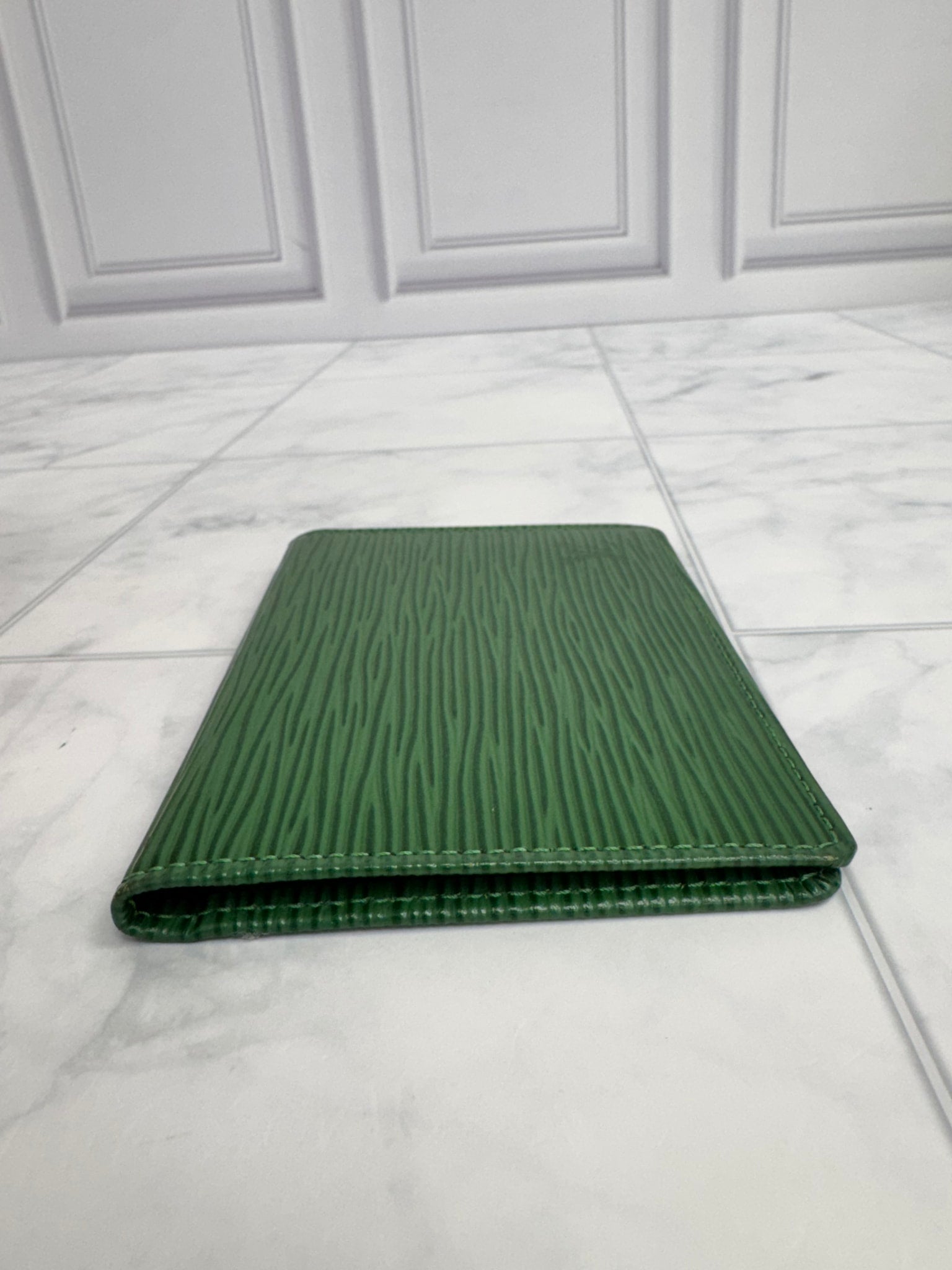 Louis Vuitton Green Epi Leather ID Case 