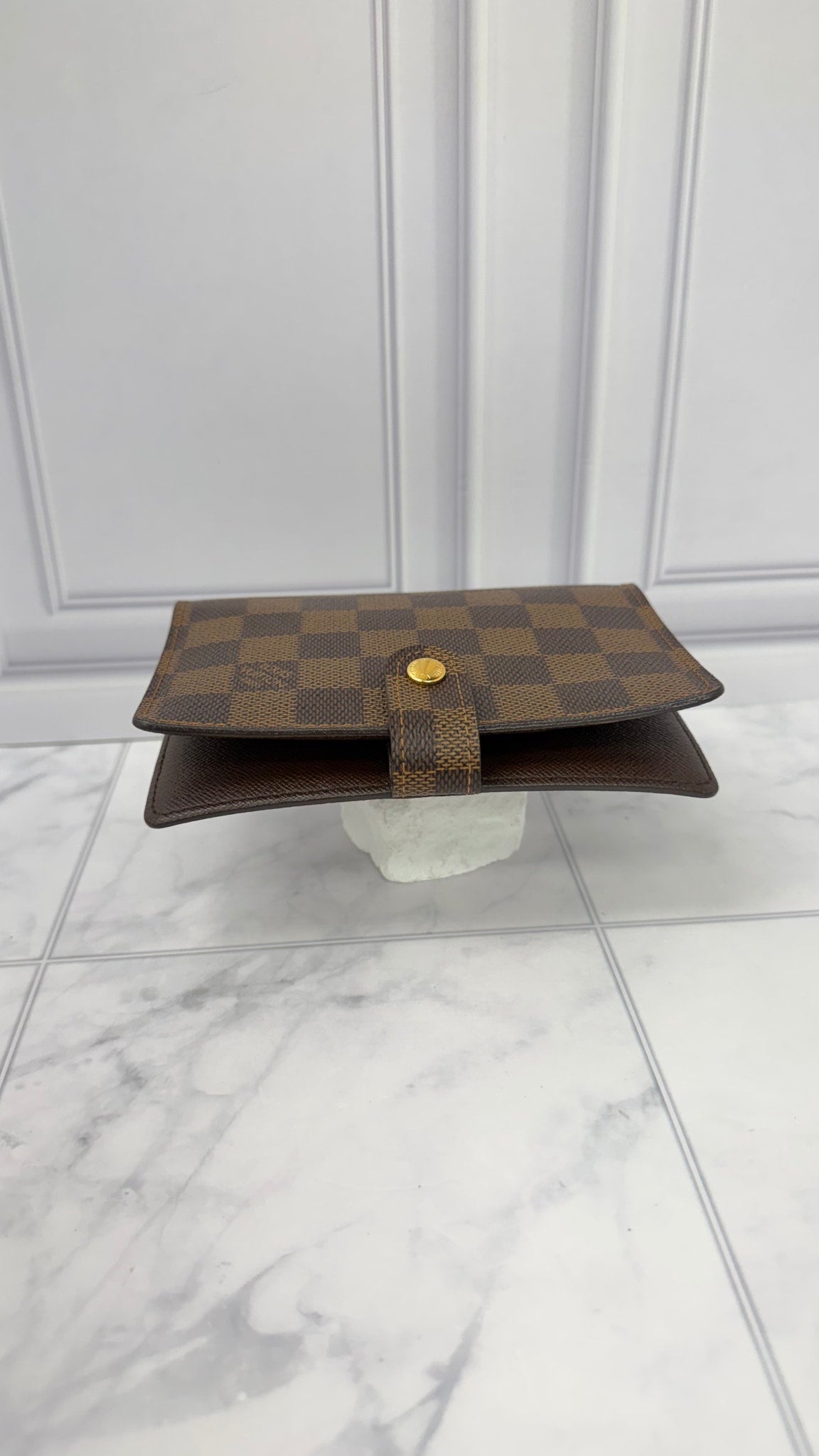 LIKE NEW - Louis Vuitton Damier Ebene Passport Agenda PM