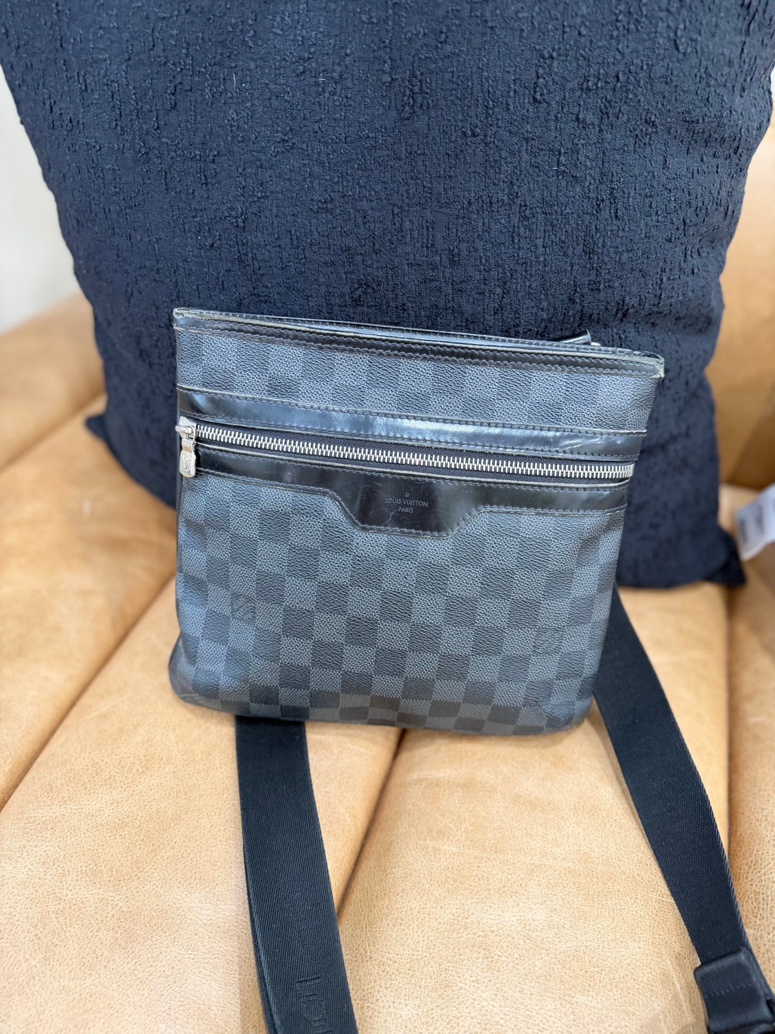Louis Vuitton Damier Graphite  Thomas Messenger Bag