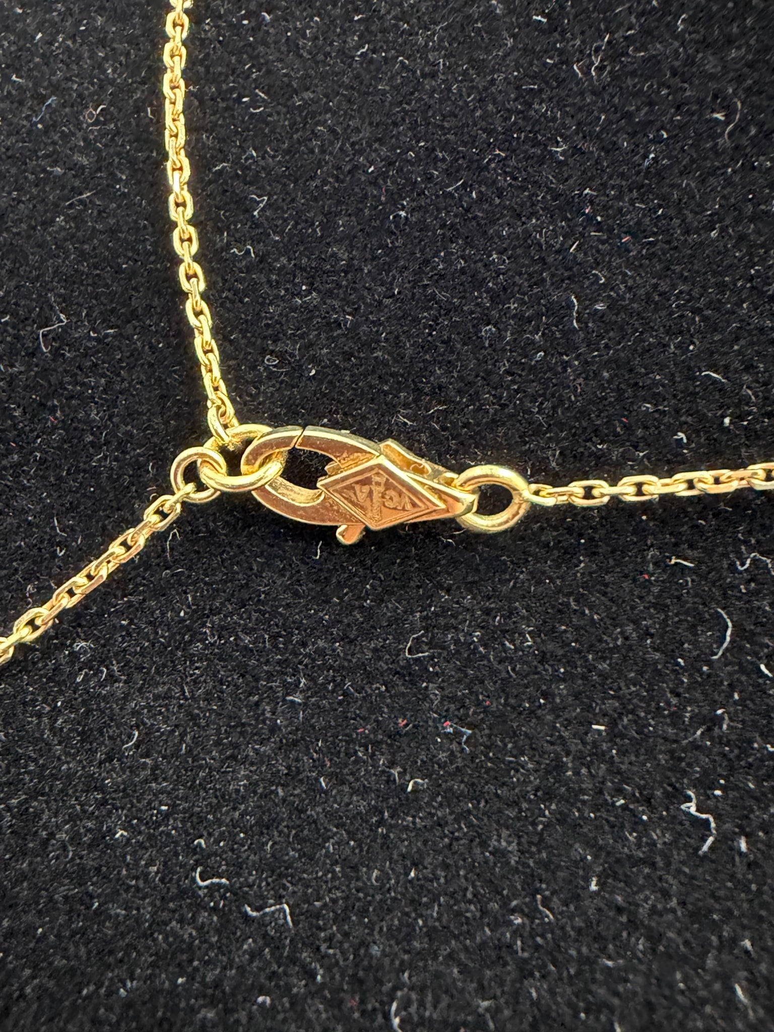 Van Cleef & Arpels Mother of Pearl 18K Gold Sweet Alhambra pendant Necklace