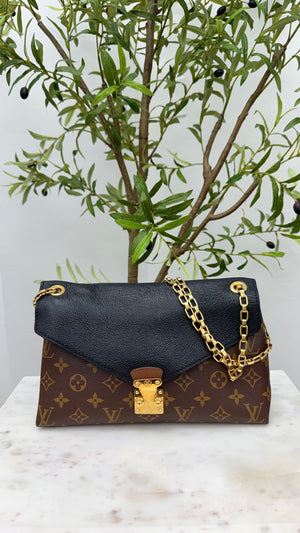 Louis Vuitton Black Monogram Pallas Chain shoulder Bag