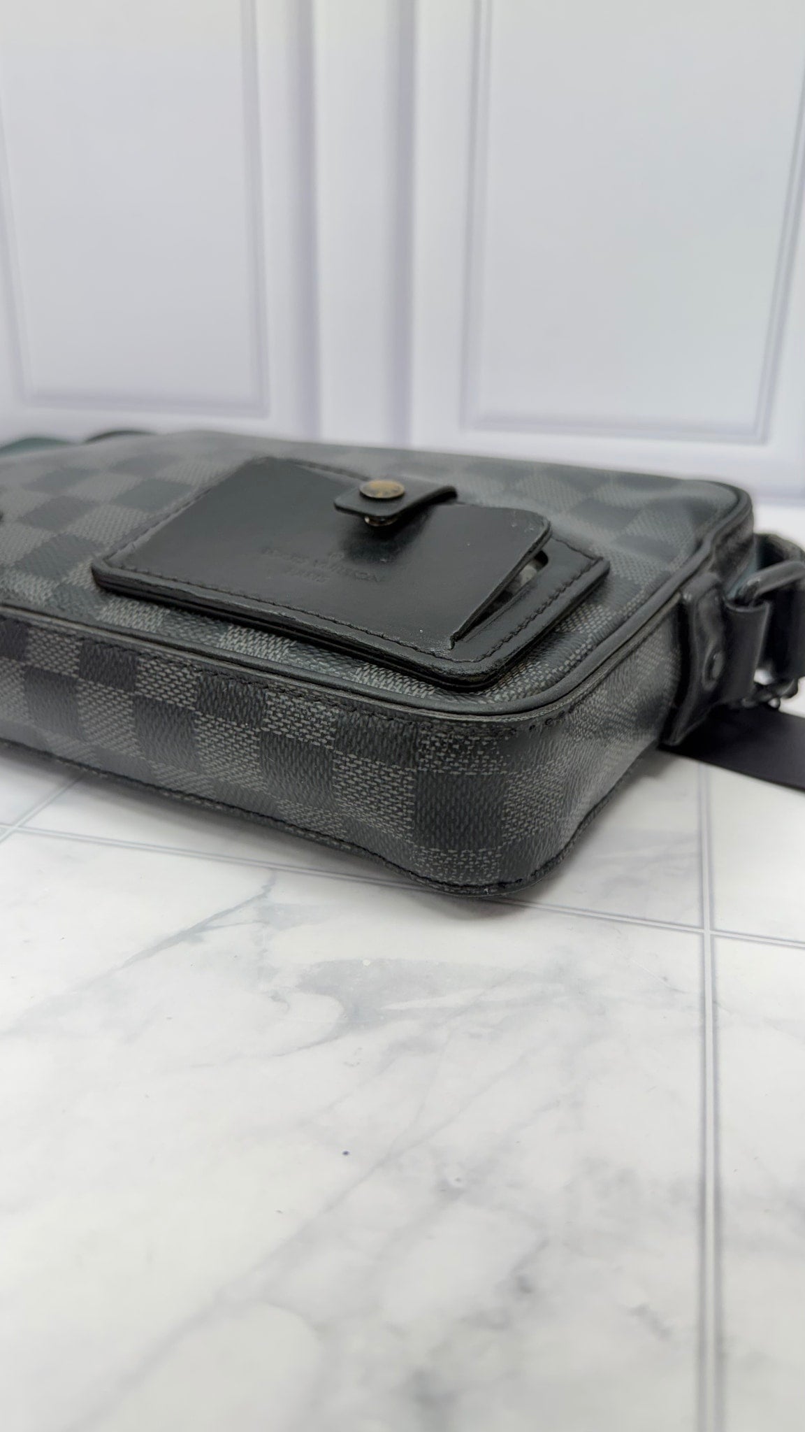 Louis Vuitton Damier Graphite Alpha Messenger Bag