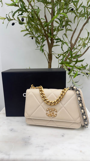 Chanel Ivory Quilted Lambskin Leather Chanel 19 Wallet On A Chain