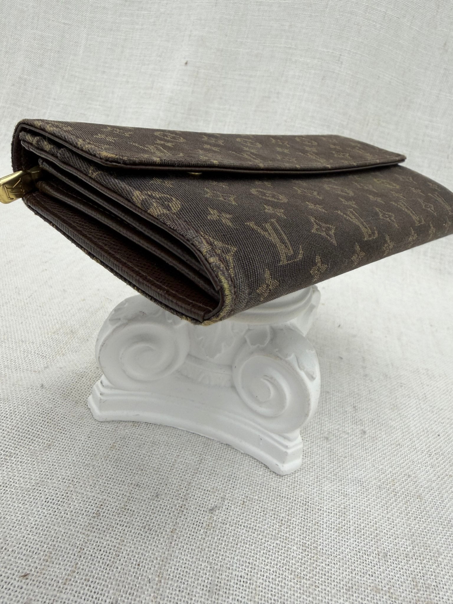 Louis Vuitton Brown Mini Lin Sarah Wallet