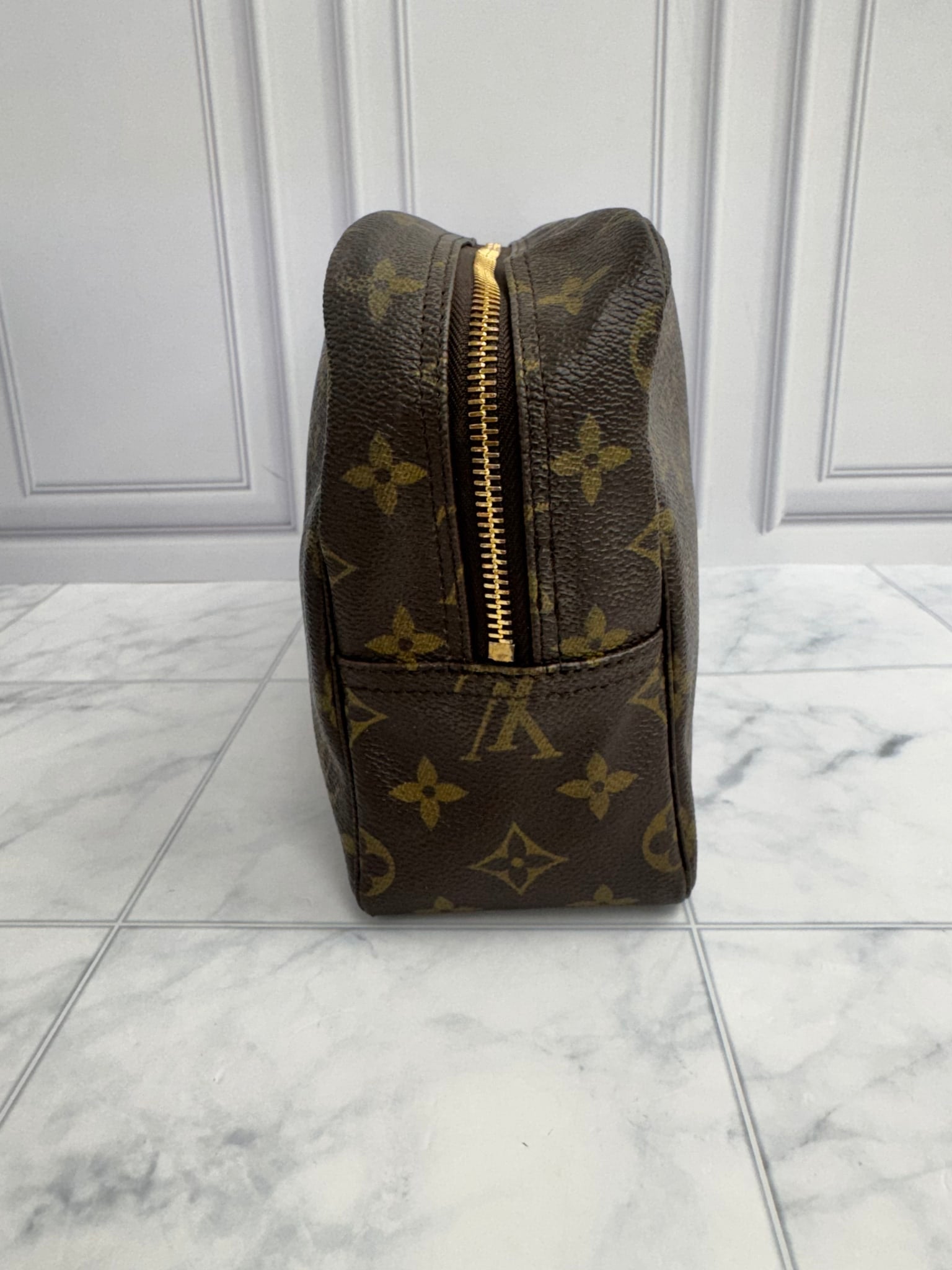 Louis Vuitton Monogram Trousse Toiletries 28