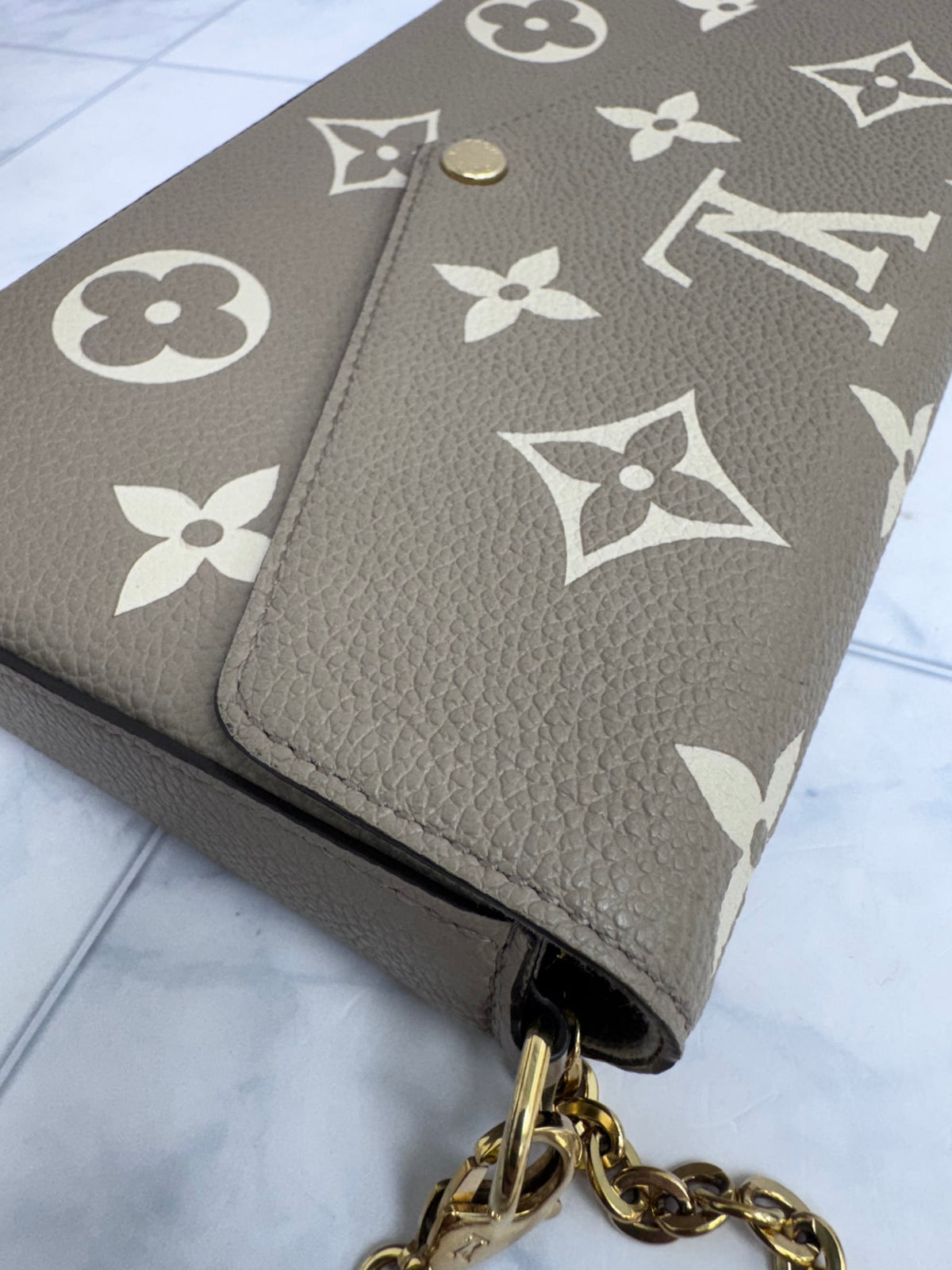LIKE NEW - Louis Vuitton Taupe Empreinte Monogram Pochette Felicie