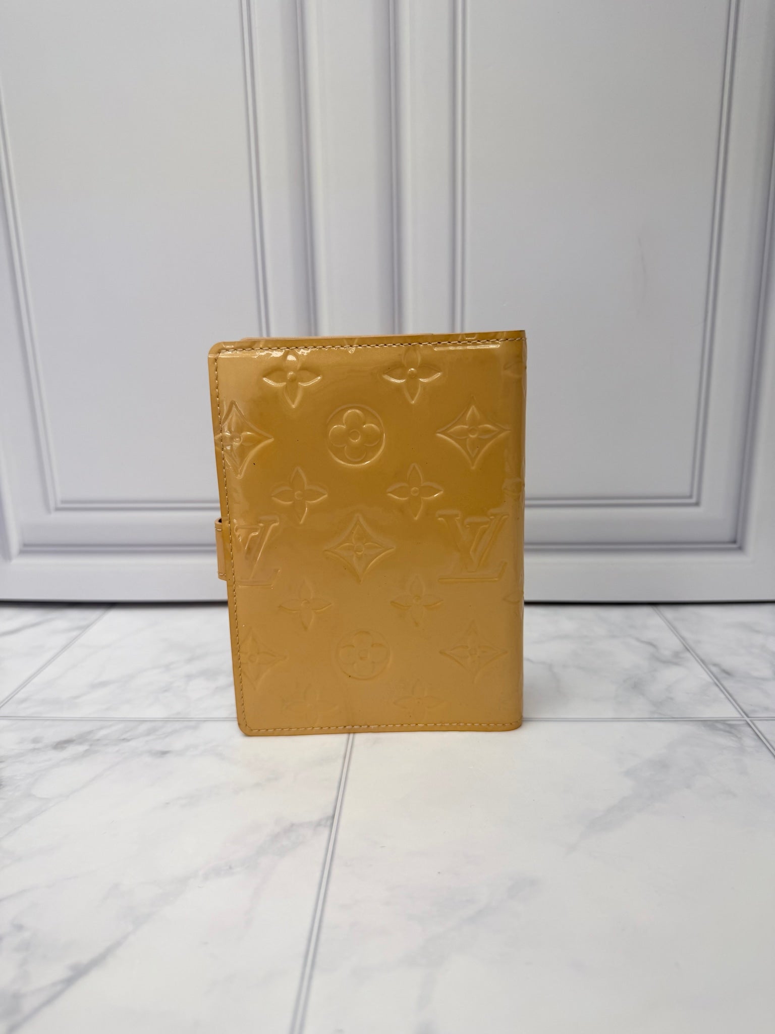 Louis Vuitton Monogram Beige Vernis Leather Passport Agenda PM Cover