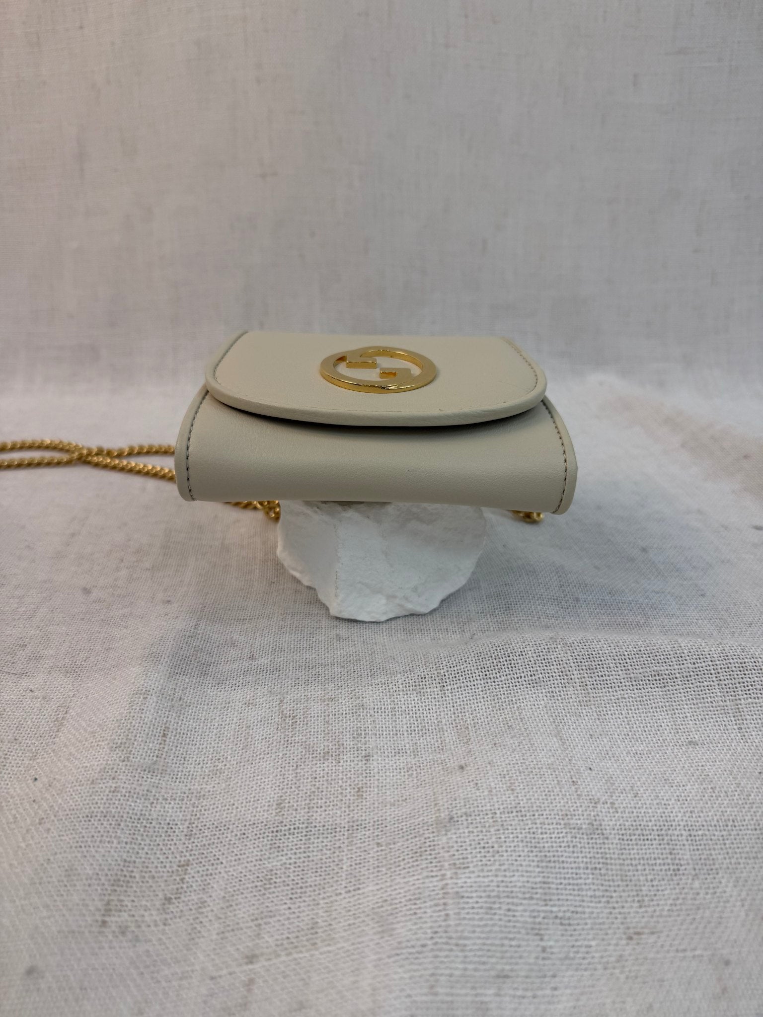 LIKE NEW-Gucci Cream Leather Blondie Wallet On Chain Bag