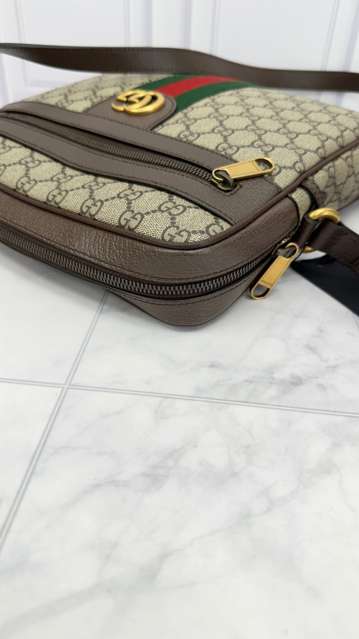 Gucci Brown GG Supreme Canvas Medium Ophidia Messenger Bag