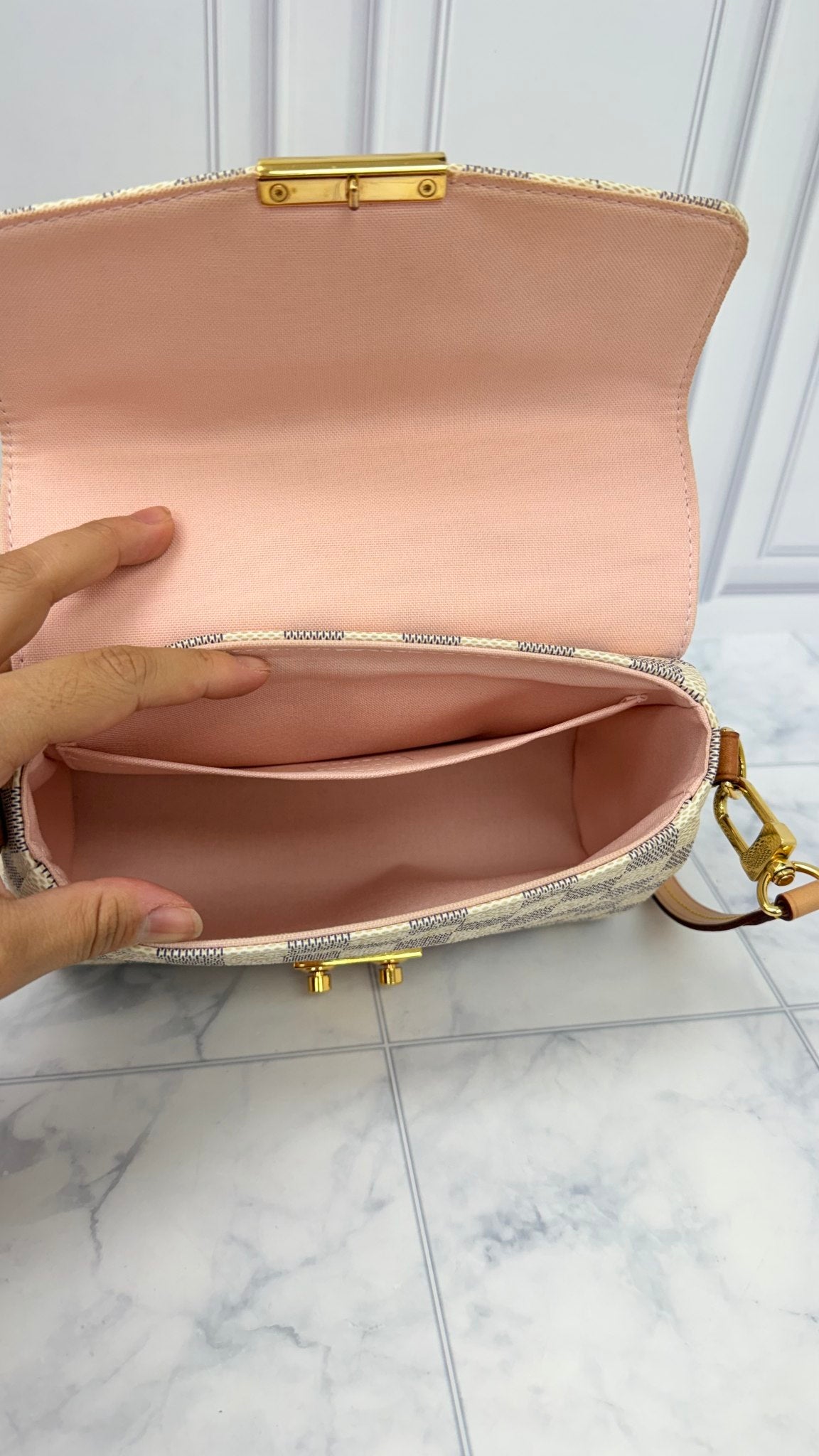 Louis Vuitton Damier Azur Croisette Crossbody Bag 