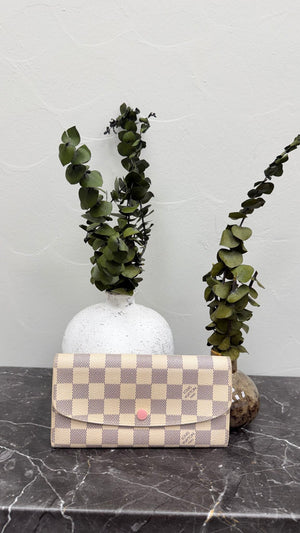 Louis Vuitton Damier Pink Azur Sarah Wallet