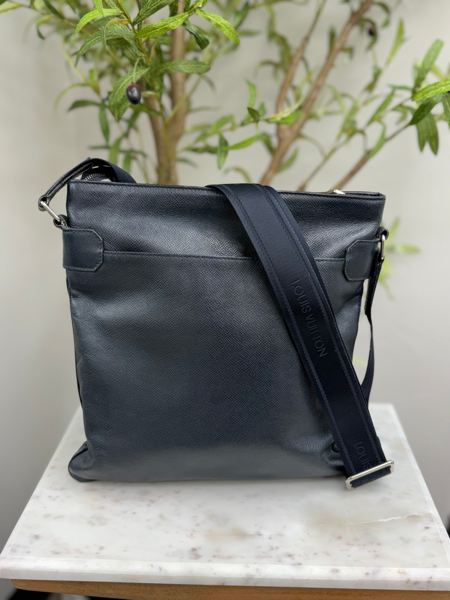 Louis Vuitton Navy Leather Taiga Sasha Messenger Bag