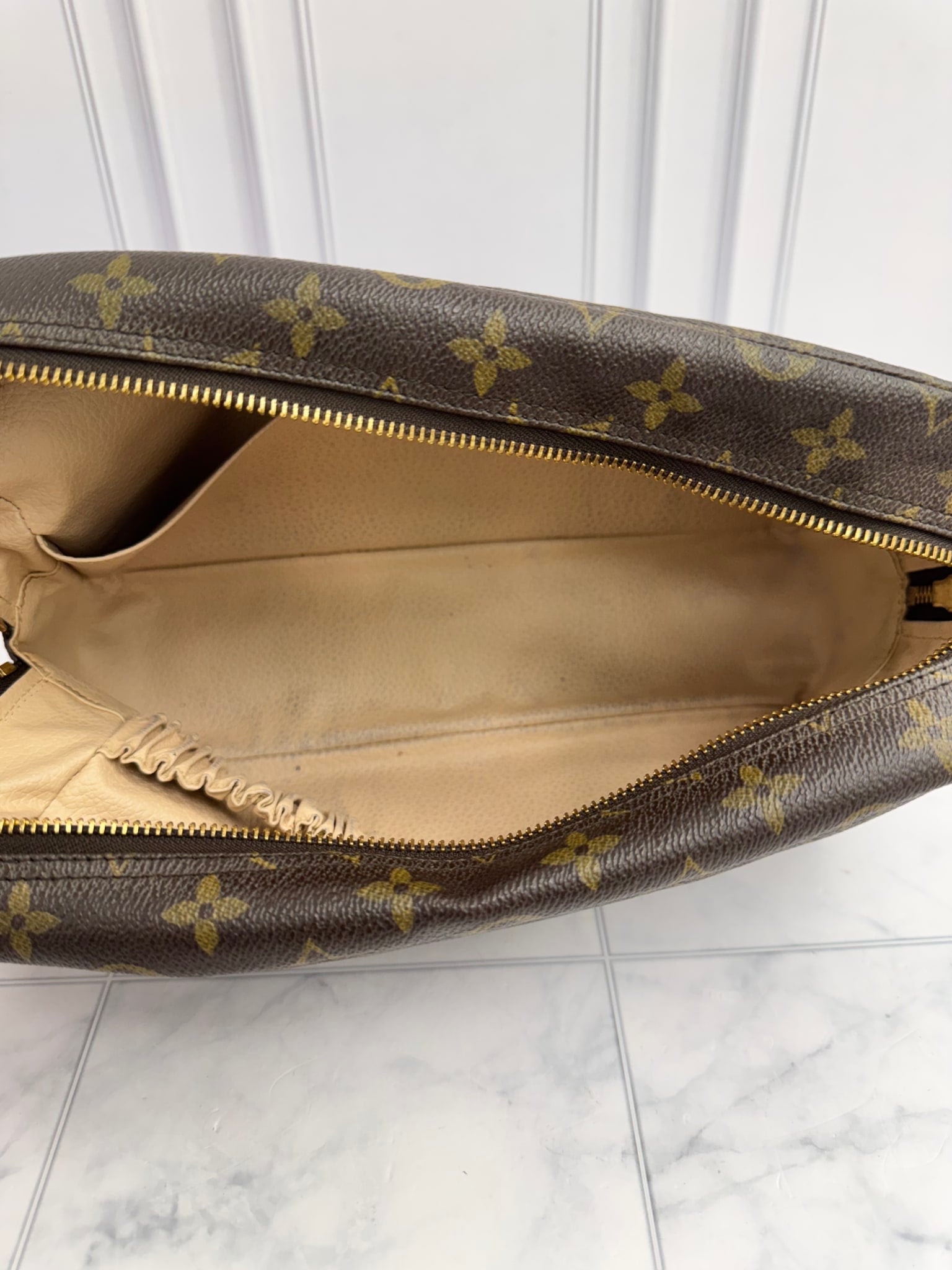 Louis Vuitton Monogram Trousse Toiletries 28