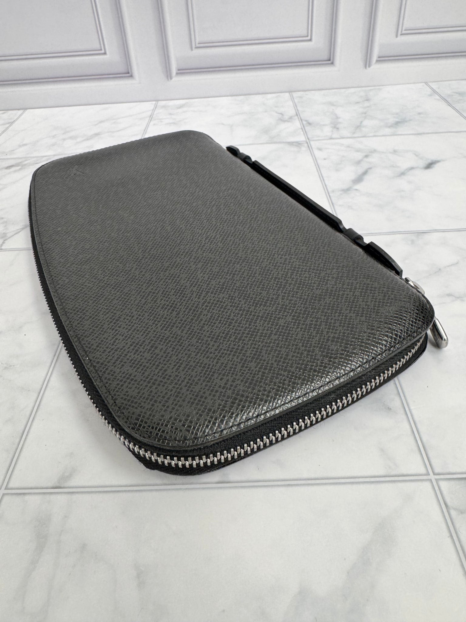 Louis Vuitton Black Taiga Leather Atoll Travel Organizer
