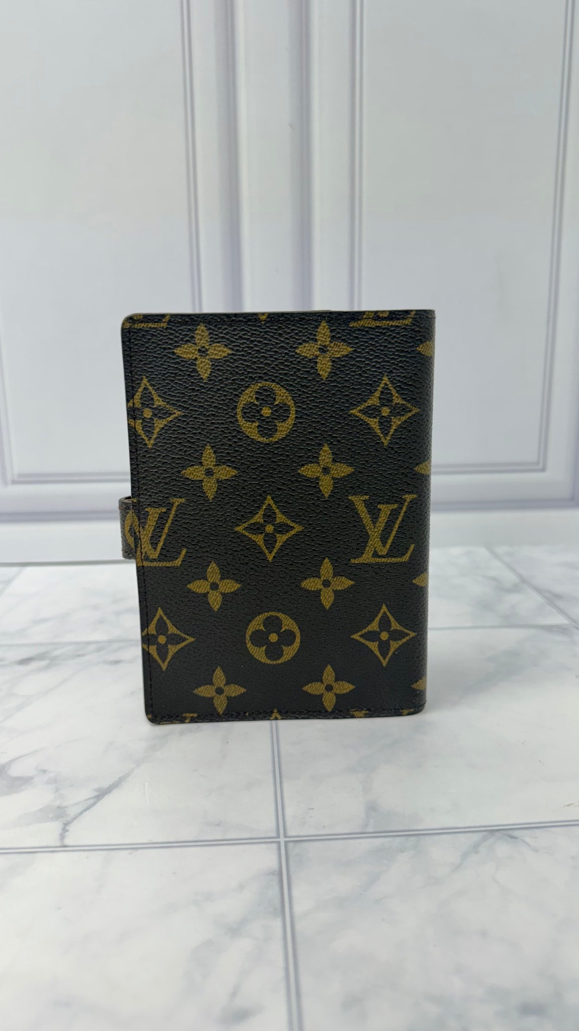 LIKE NEW - Louis Vuitton Monogram Passport Agenda Cover PM 