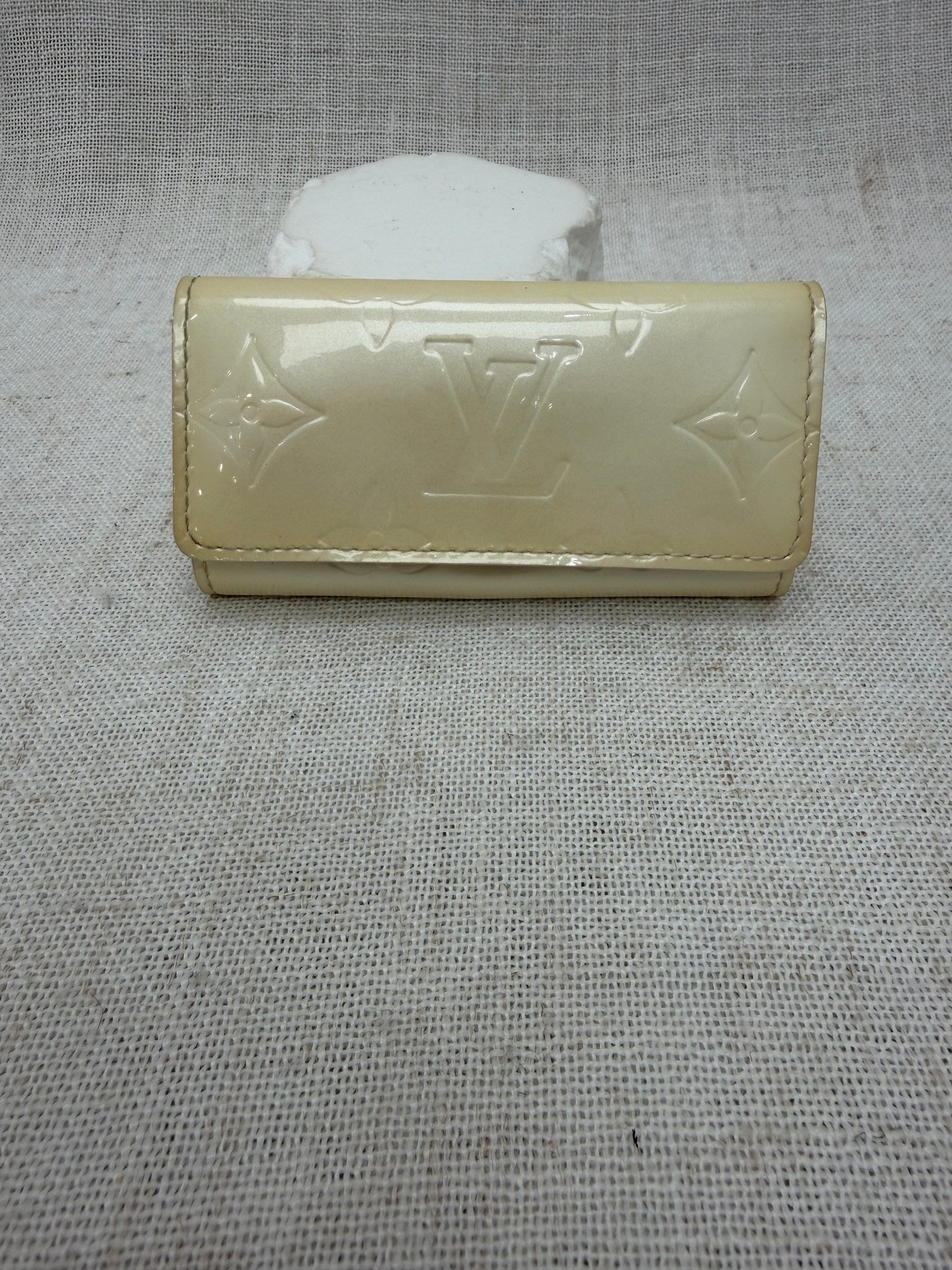 Louis Vuitton Pale Yellow Vernis 4 Key Ring Case