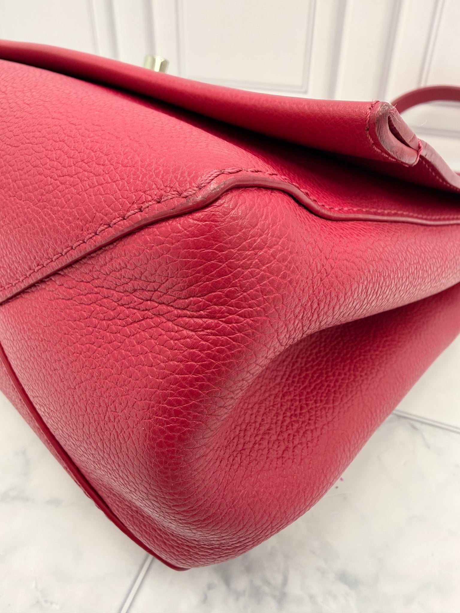 Louis Vuitton Fuchsia Taurillon Leather Lock Me II Shoulder Bag