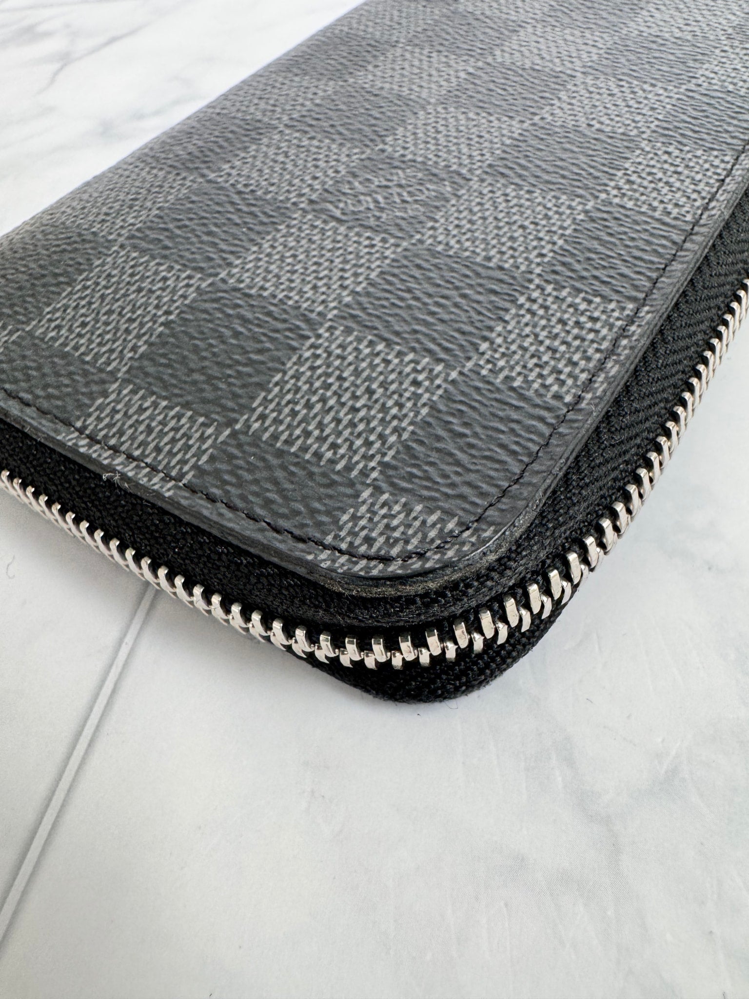 Louis Vuitton Damier Graphite Long Zippy Wallet