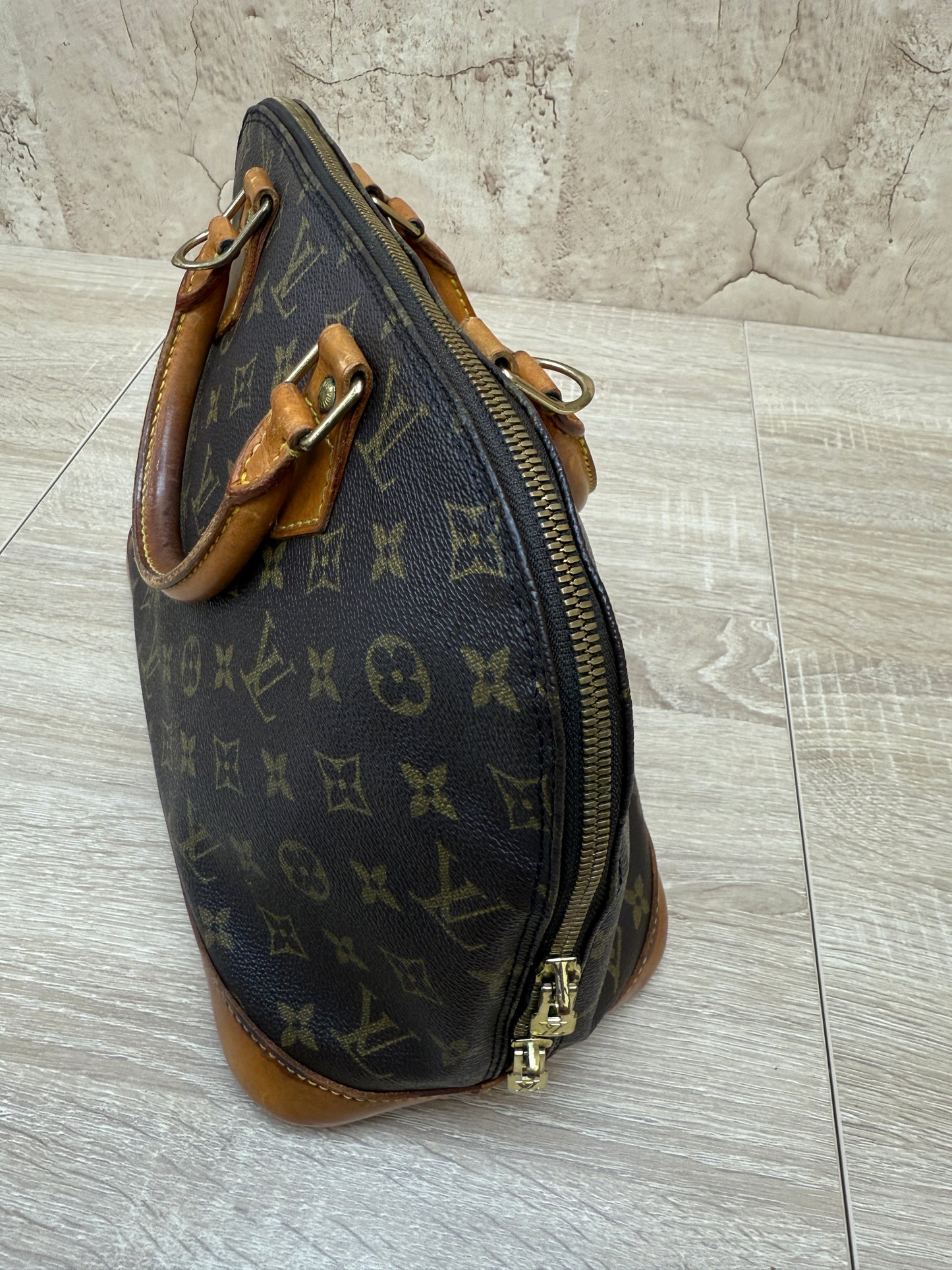 Louis Vuitton Monogram Alma PM