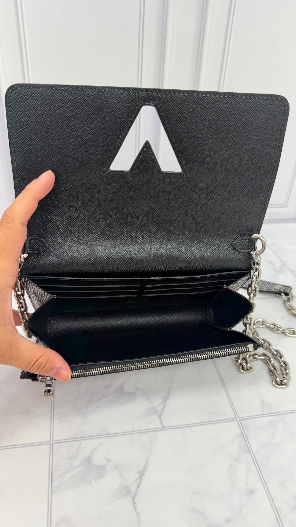 Louis Vuitton Silver Epi Leather Twist Wallet On A Chain 