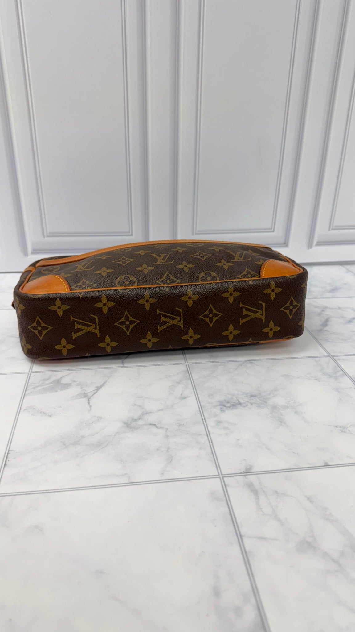 Louis Vuitton Monogram Compiegne 28 Clutch 