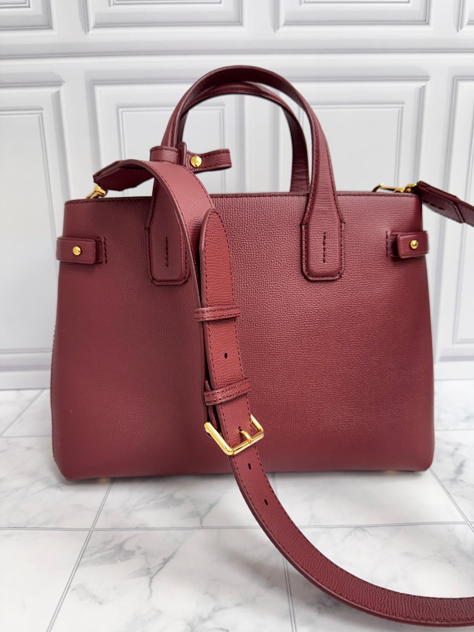 LIKE NEW Burberry Burgundy And Nova Check Grained Leather 2Way Bag