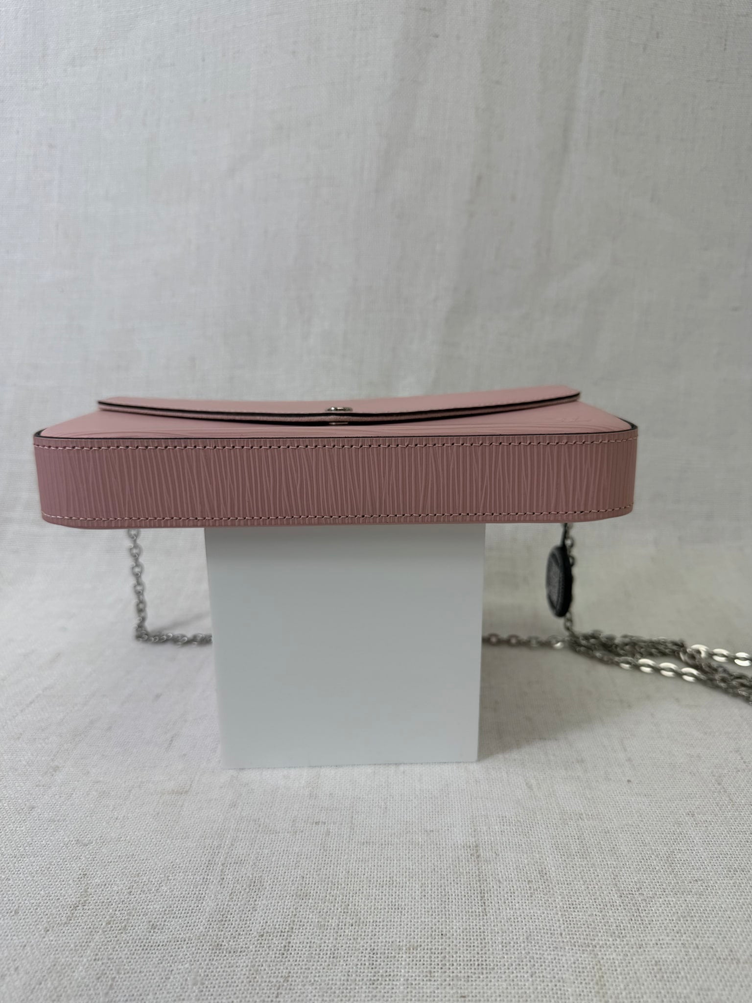 Louis Vuitton Rose ballerine Epi Leather  Felicie Pochette Crossbody 