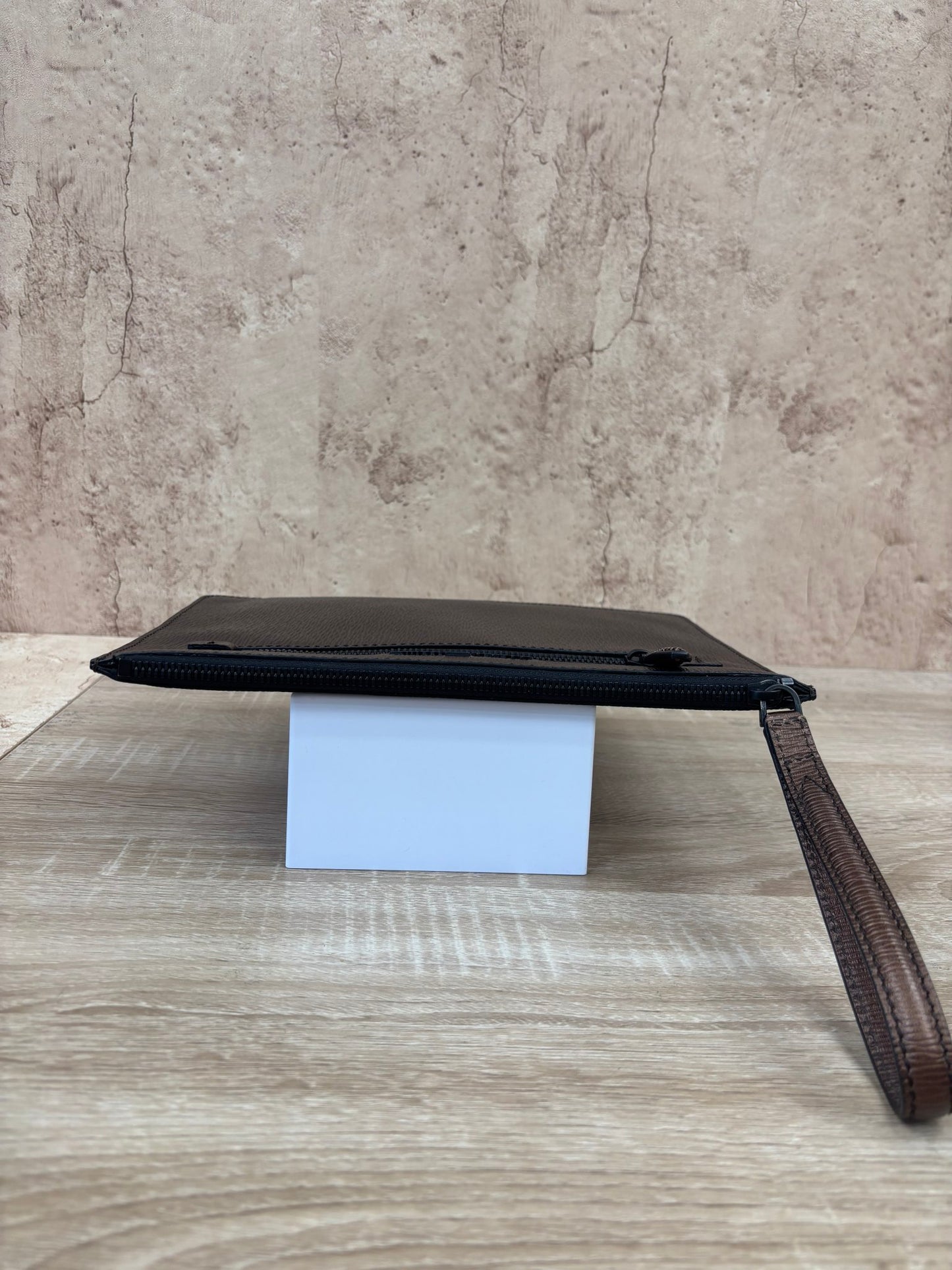 https://res.cloudinary.com/dyql5hig8/image/upload/v1758034341/cxrcvvjszorgwdscq0t6.jpg