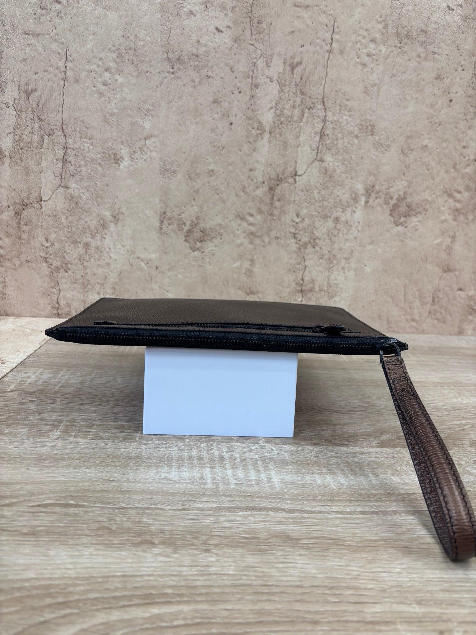 https://res.cloudinary.com/dyql5hig8/image/upload/v1758034341/cxrcvvjszorgwdscq0t6.jpg
