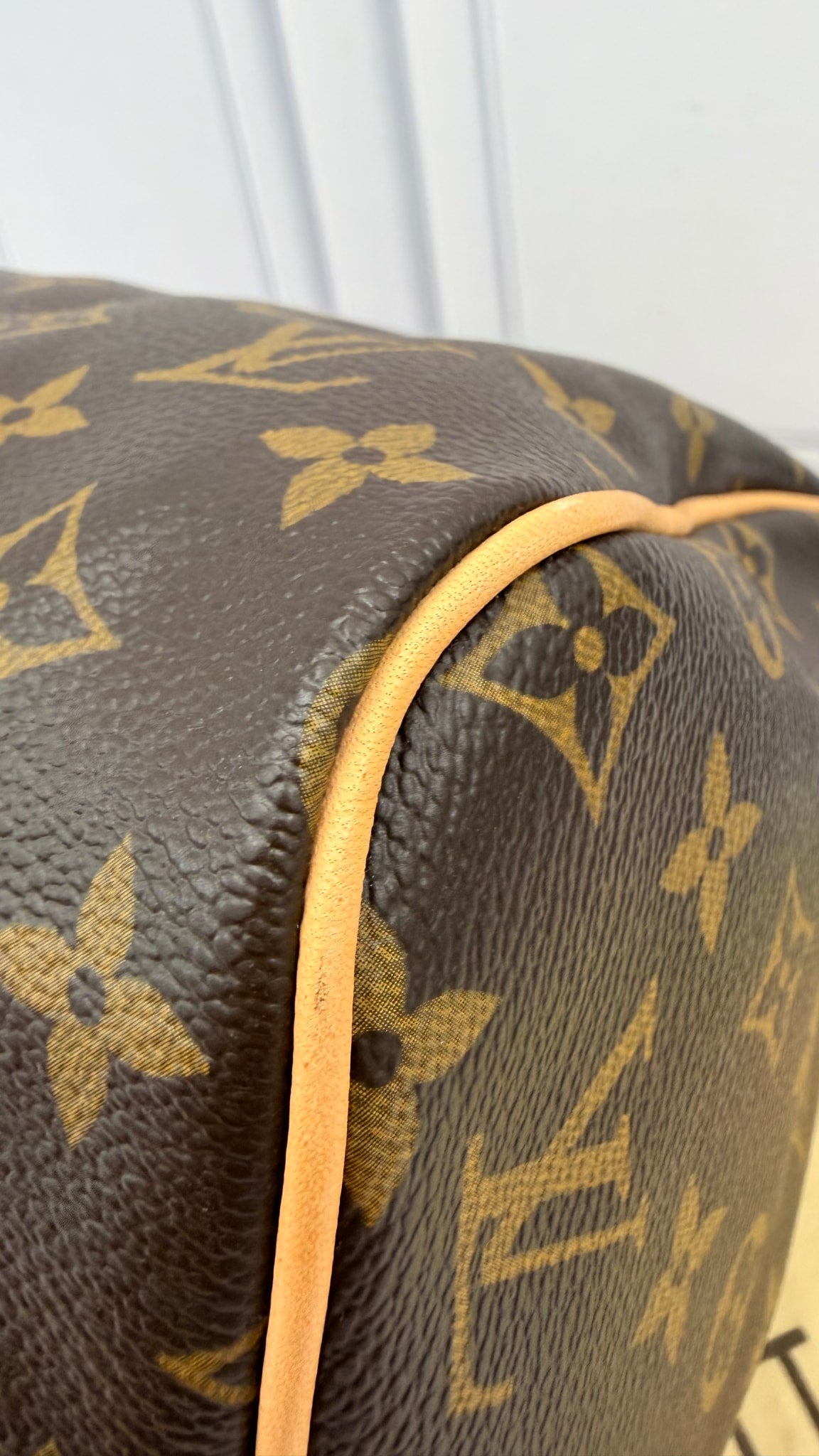 LIKE NEW- Louis Vuitton Monogram Speedy 30 