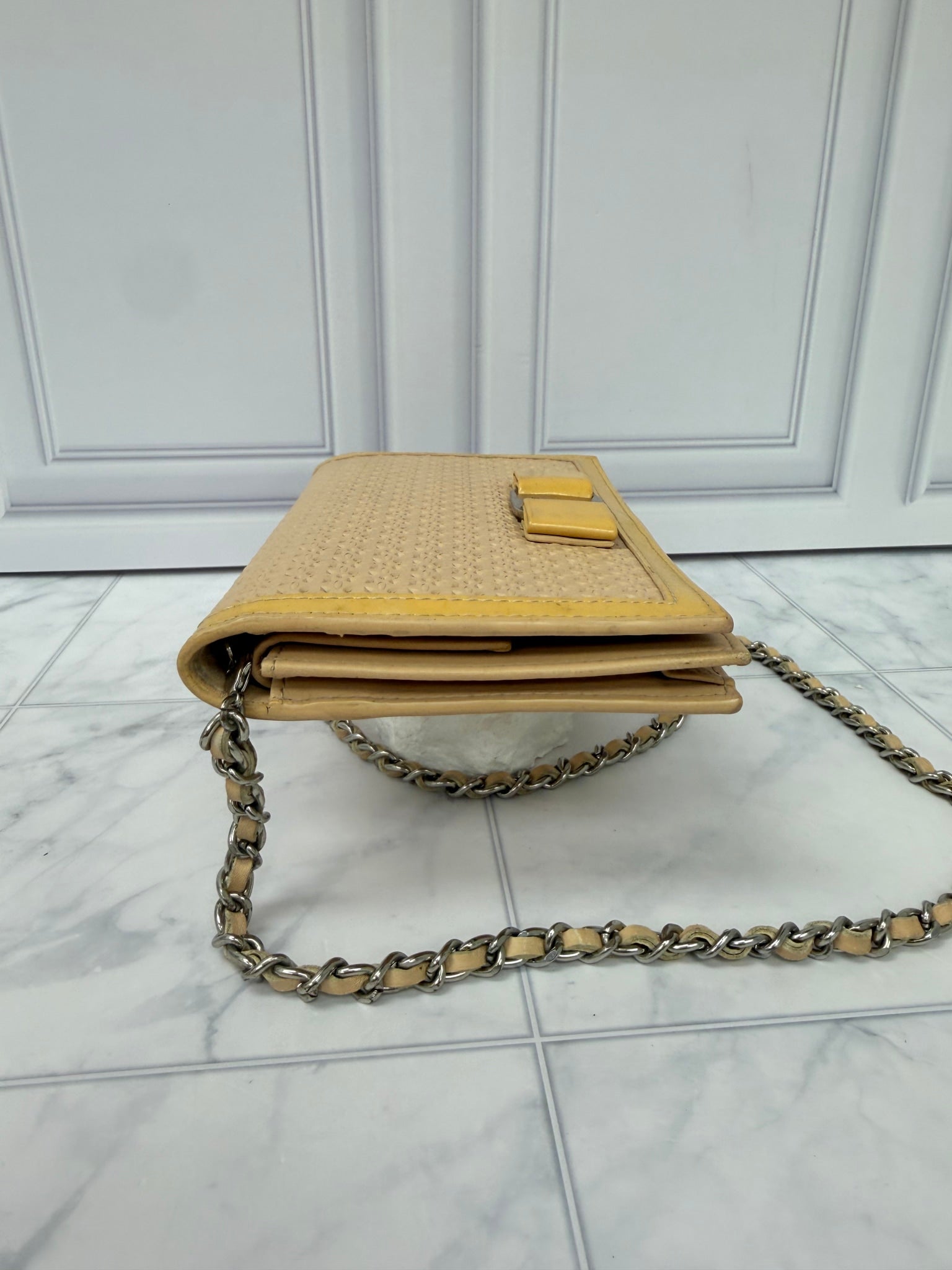 Salvatore Ferragamo Beige Leather Wallet On A Chain 
