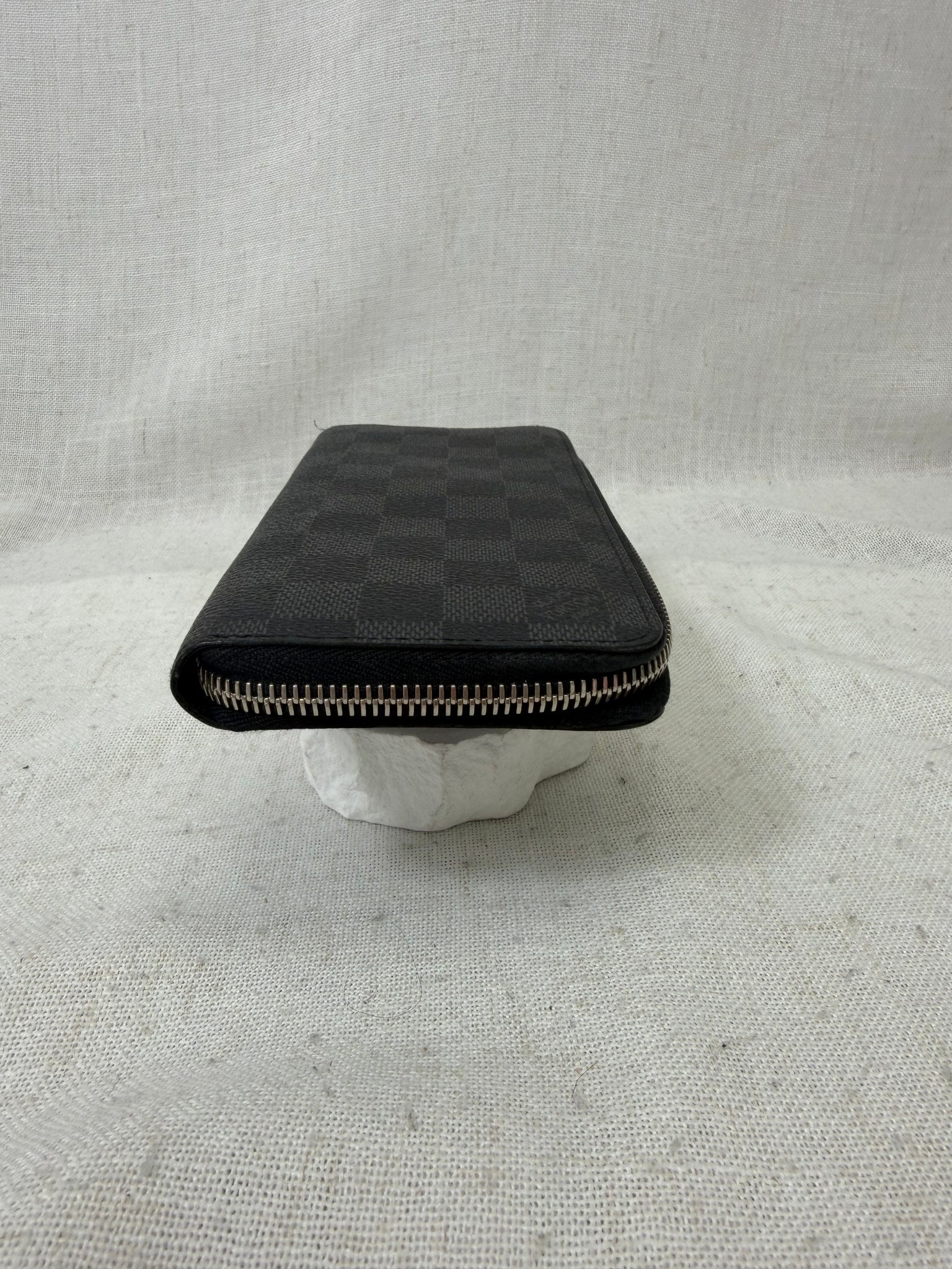 Louis Vuitton Damier Graphite Zippy Wallet