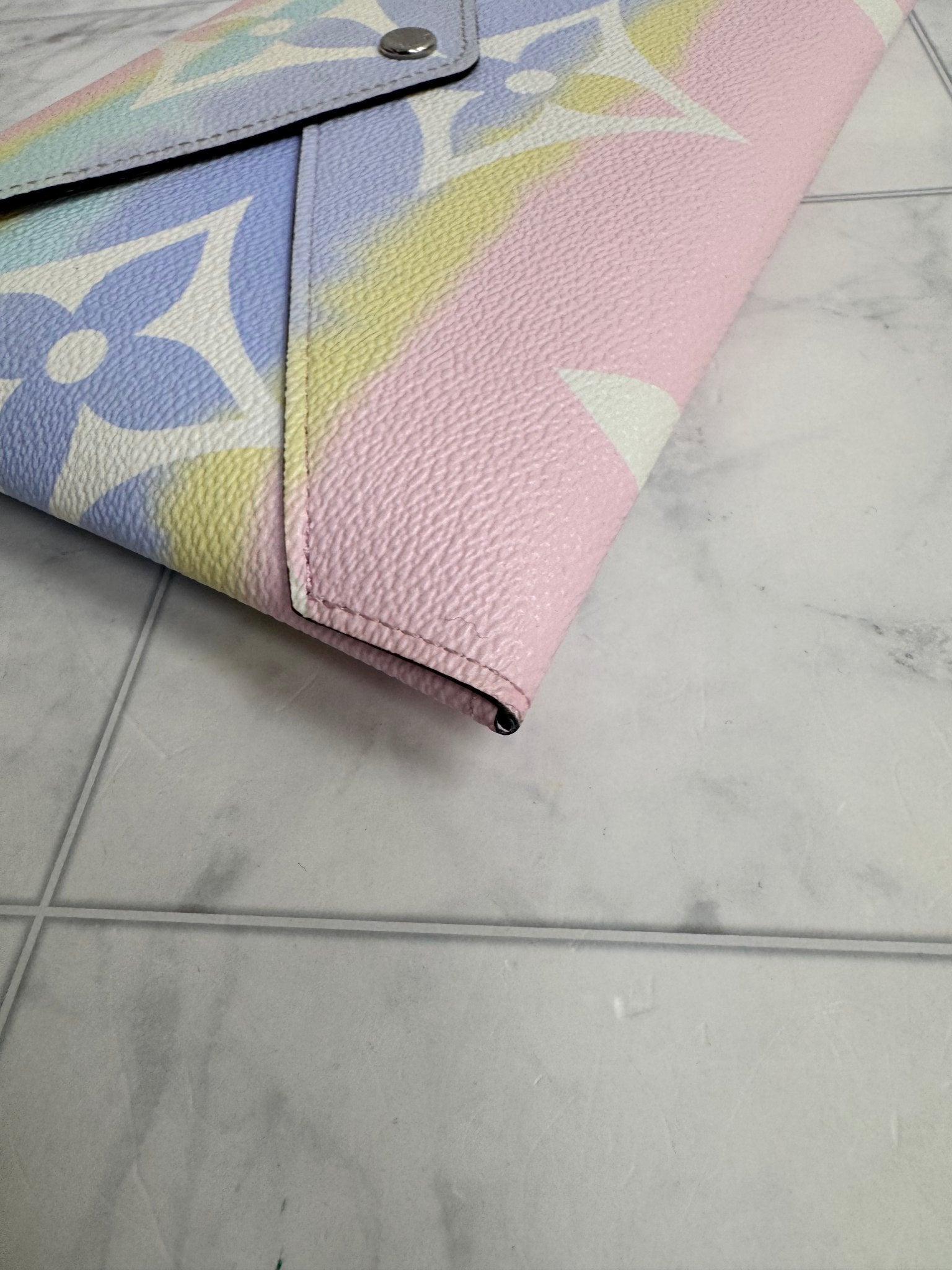 Louis Vuitton Pink Monogram Escale Large Kirigami Pochette