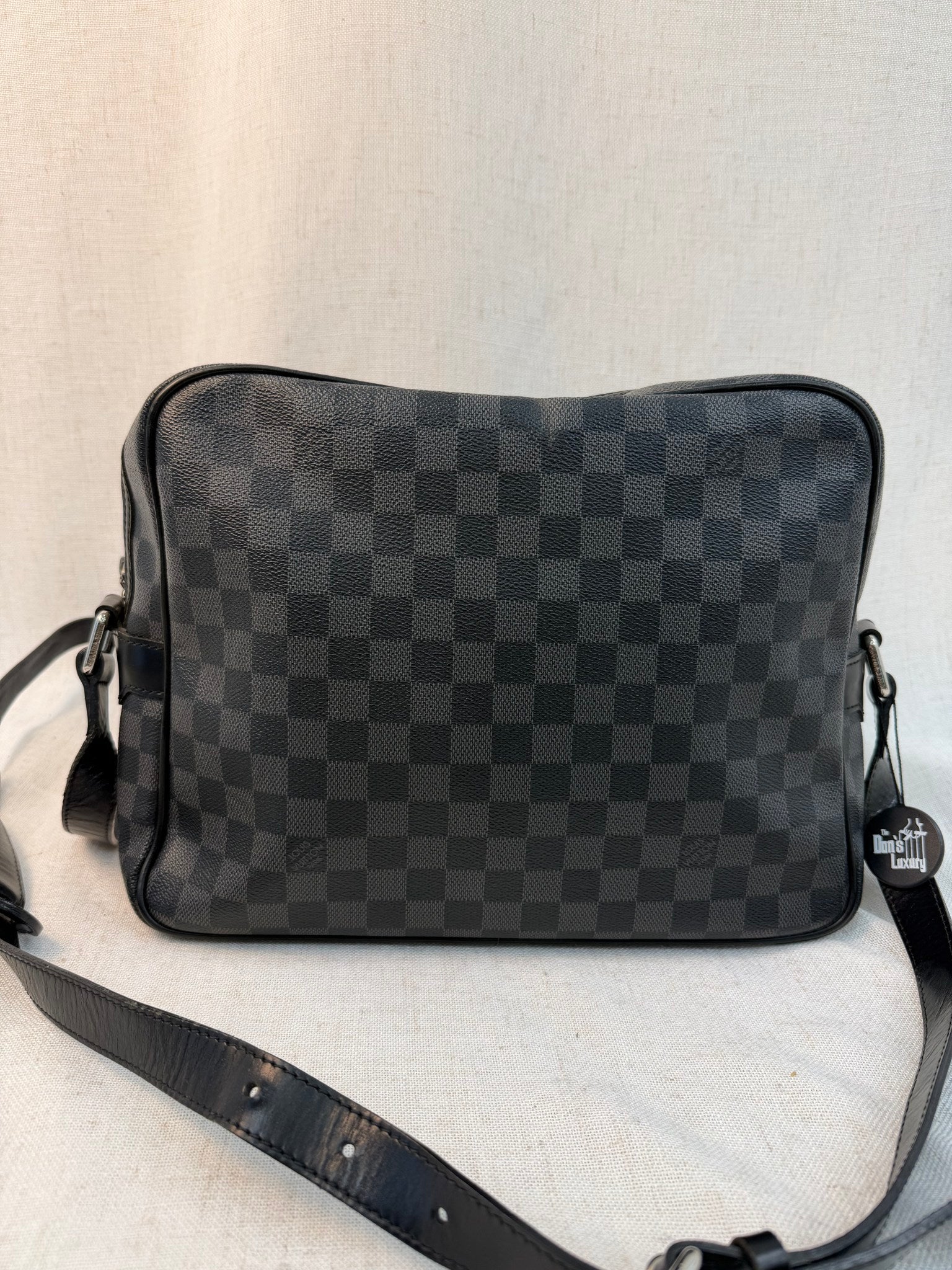 Louis Vuitton Damier Graphite Leoh Messenger Bag