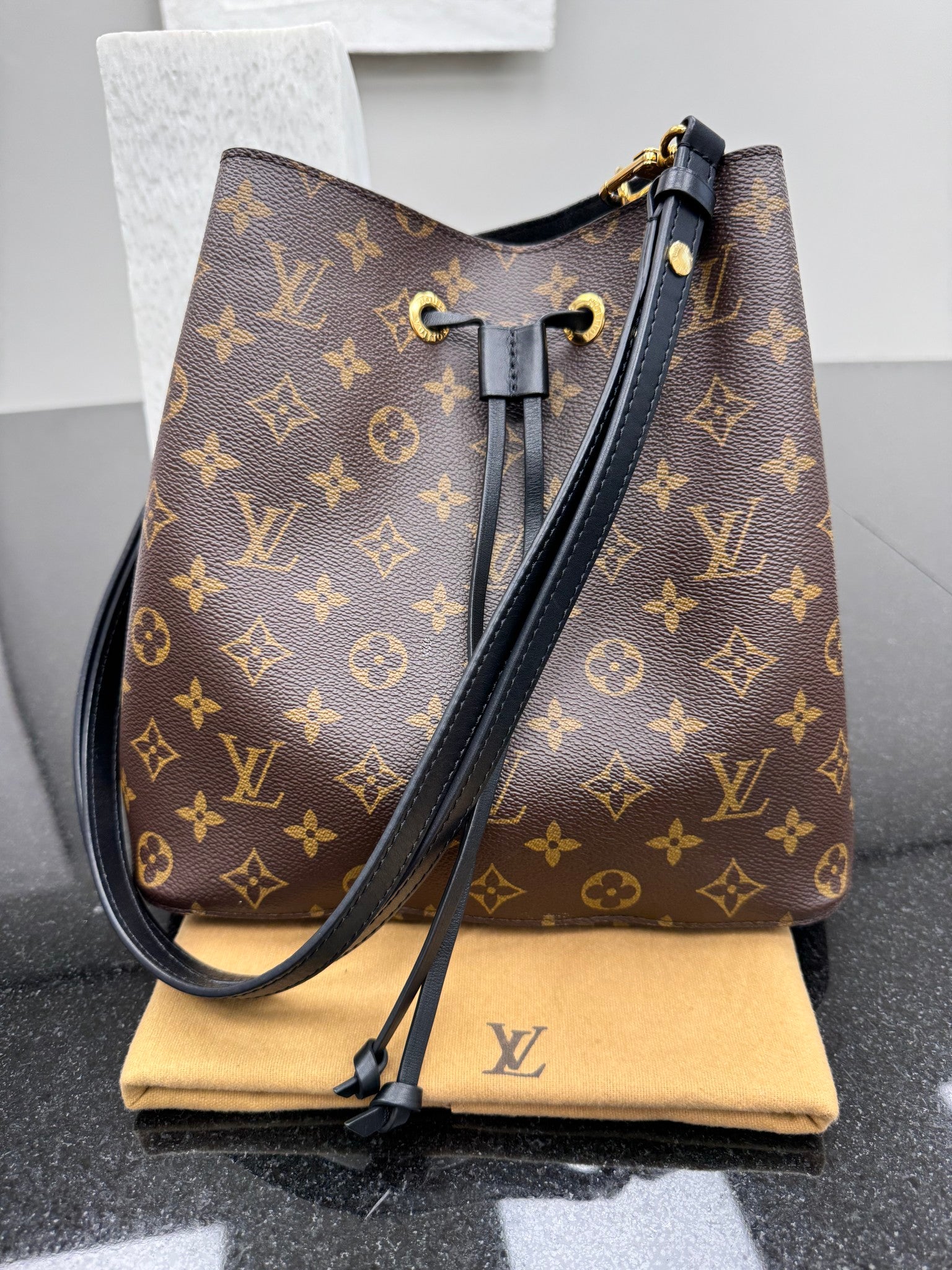Louis Vuitton Monogram Neonoe MM