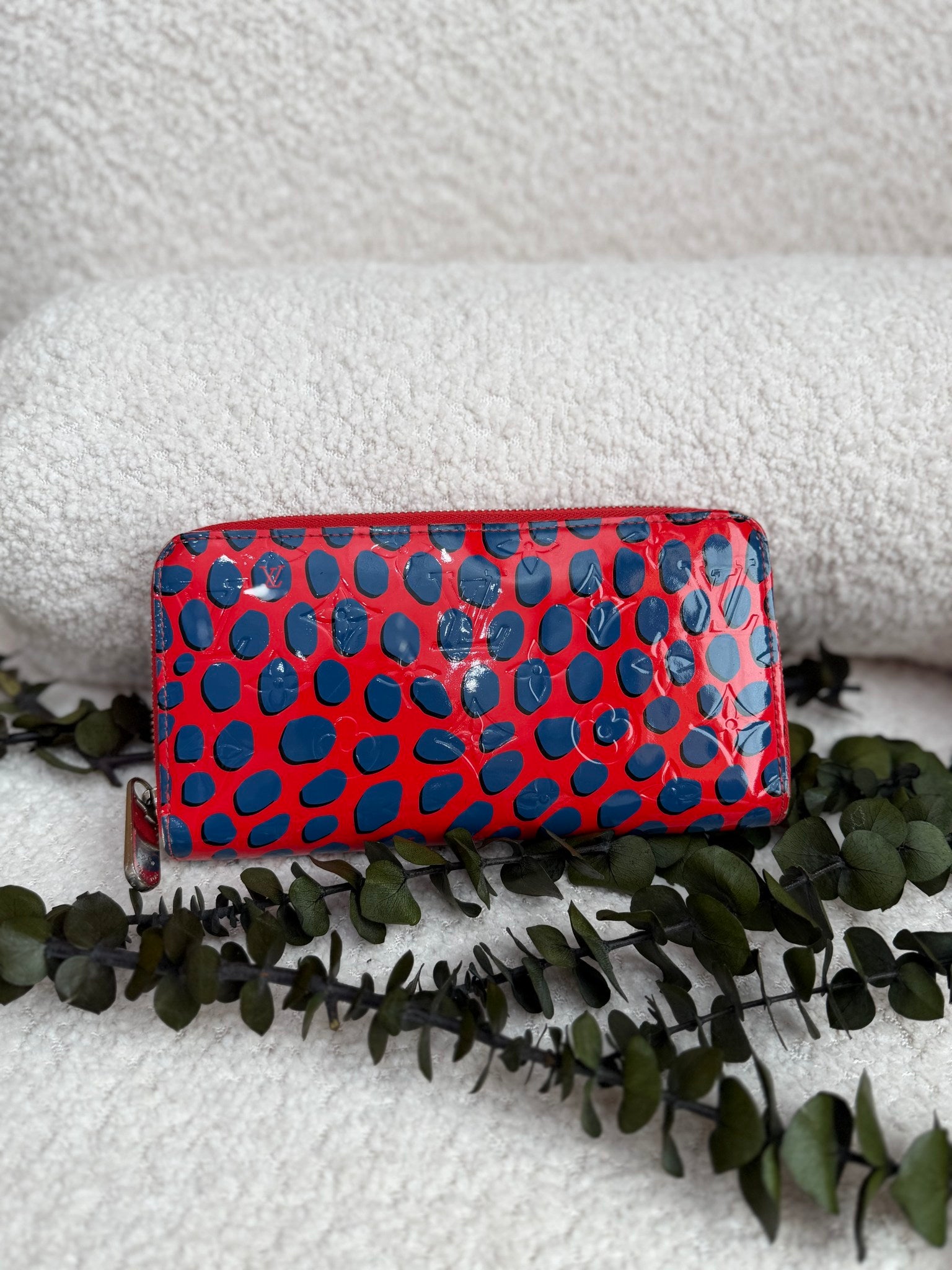Louis Vuitton Red & Blue Jungle Dots  Patent Leather Zippy Wallet