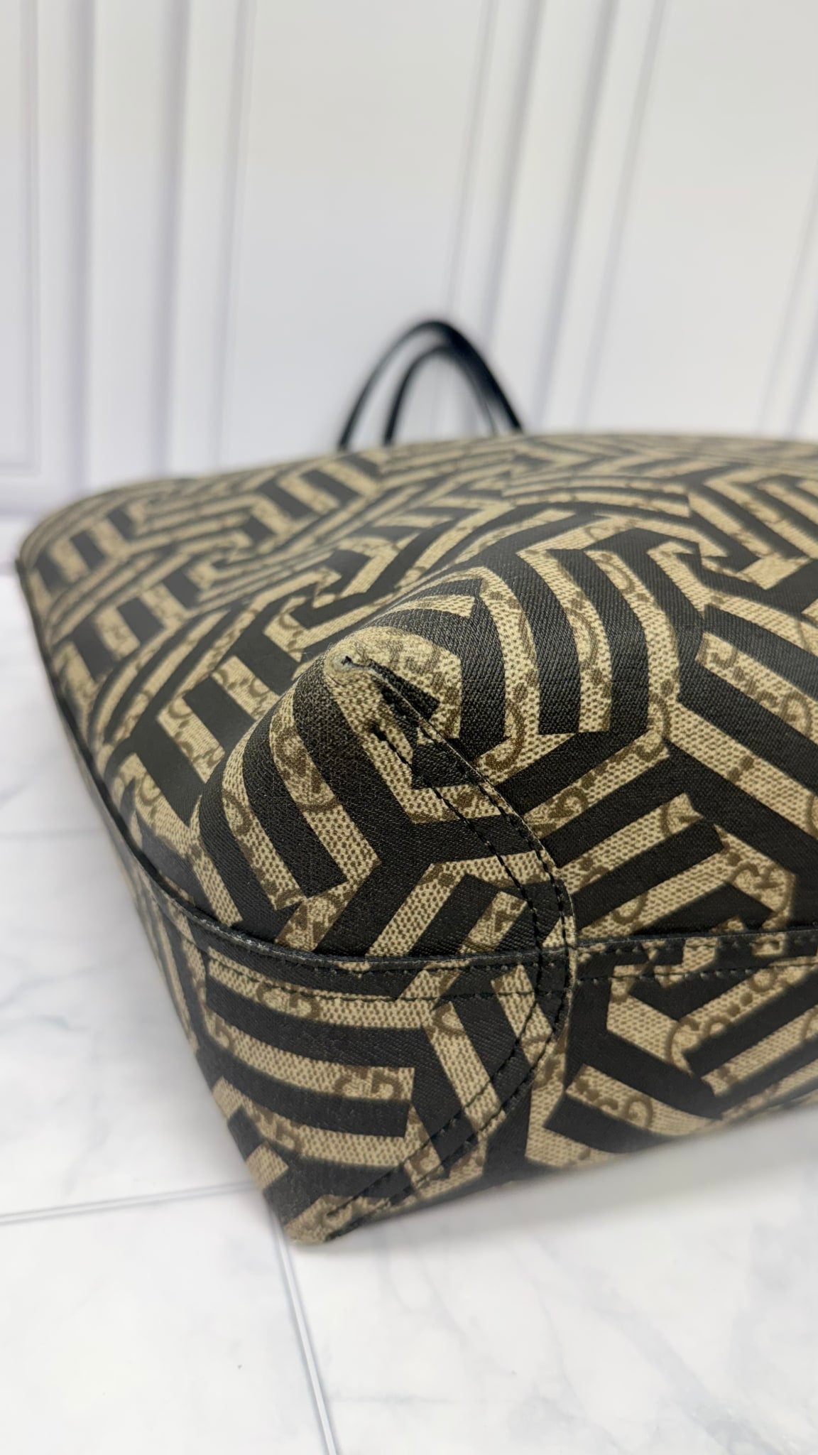 Gucci Black GG Supreme Reversible Tote Bag 