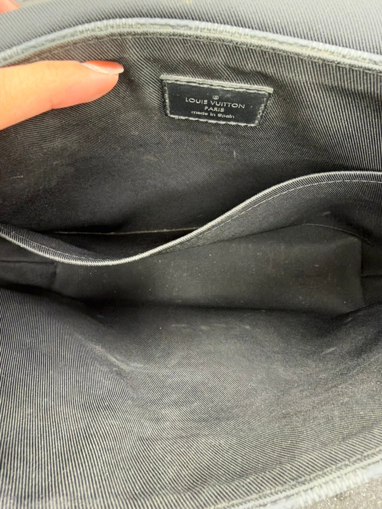Louis Vuitton Damier Graphite District Messenger Bag PM