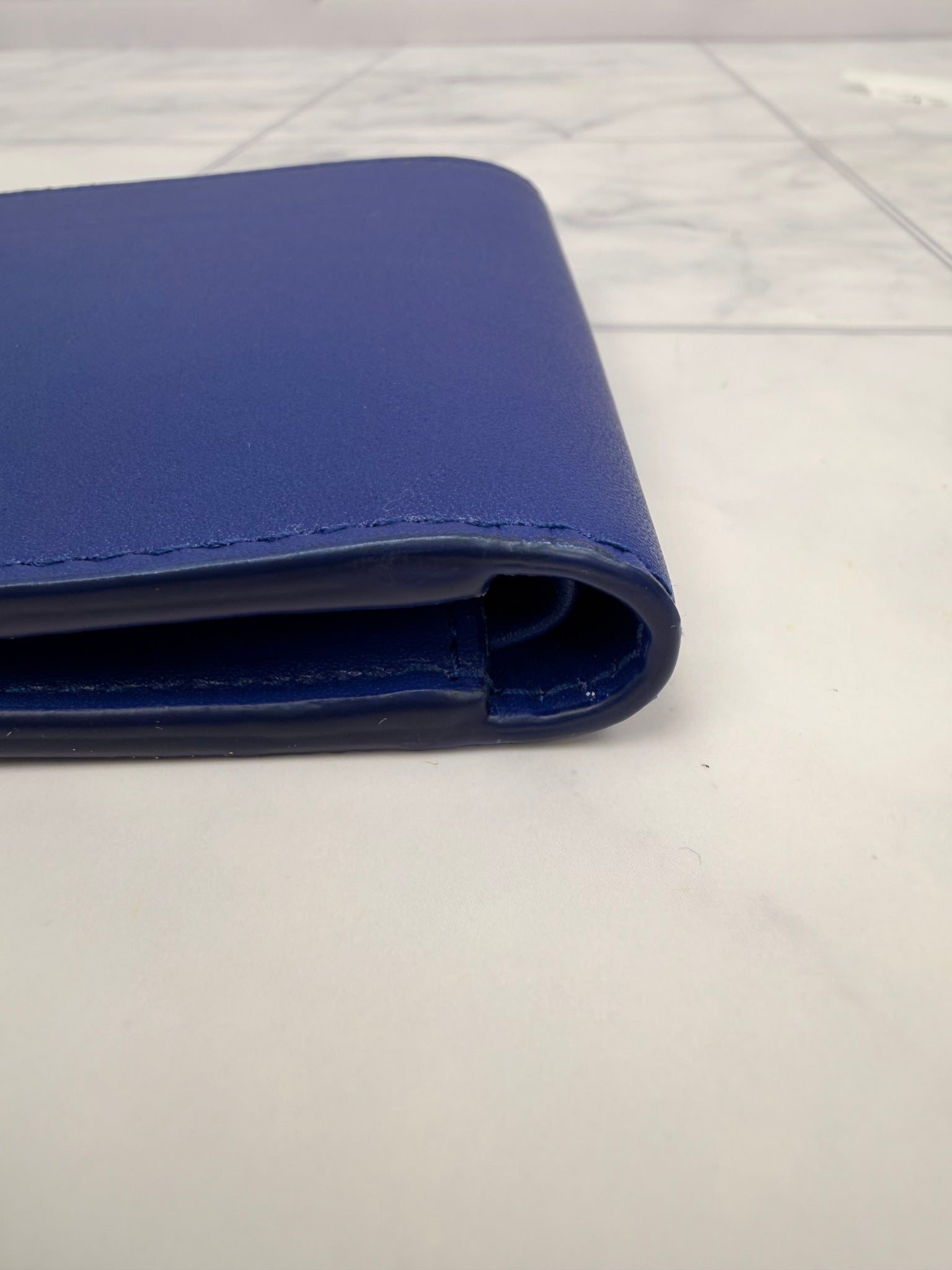 BRAND NEW Burberry Blue Leather Bifold Wallet 