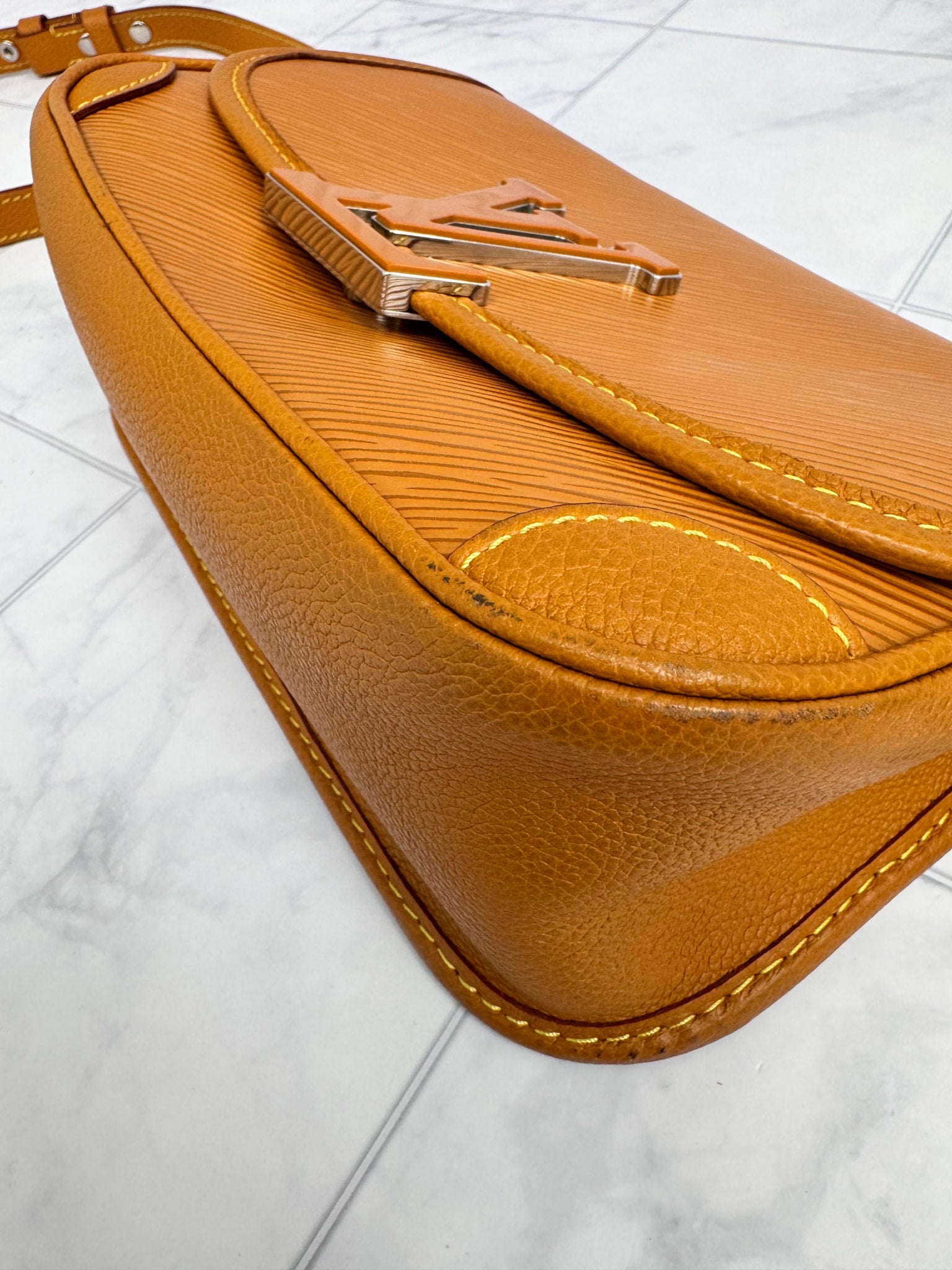 Louis Vuitton Brown Epi Leather Buci Crossbody Shoulder Bag