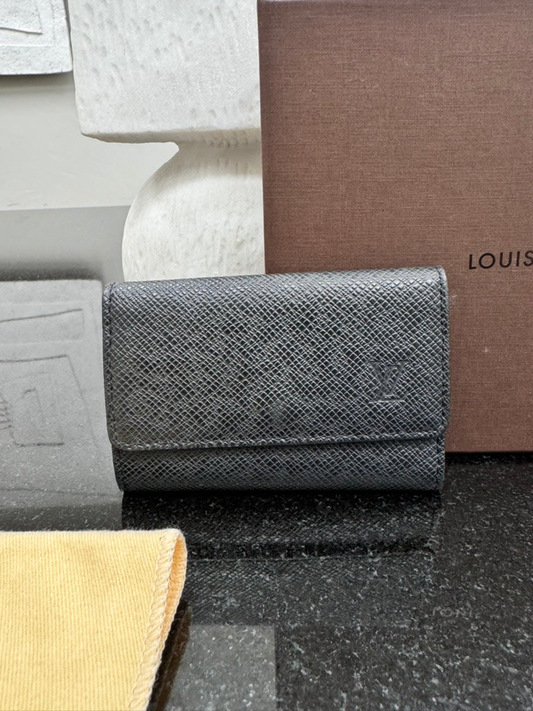 Louis Vuitton Black Taiga 6 Key Case 