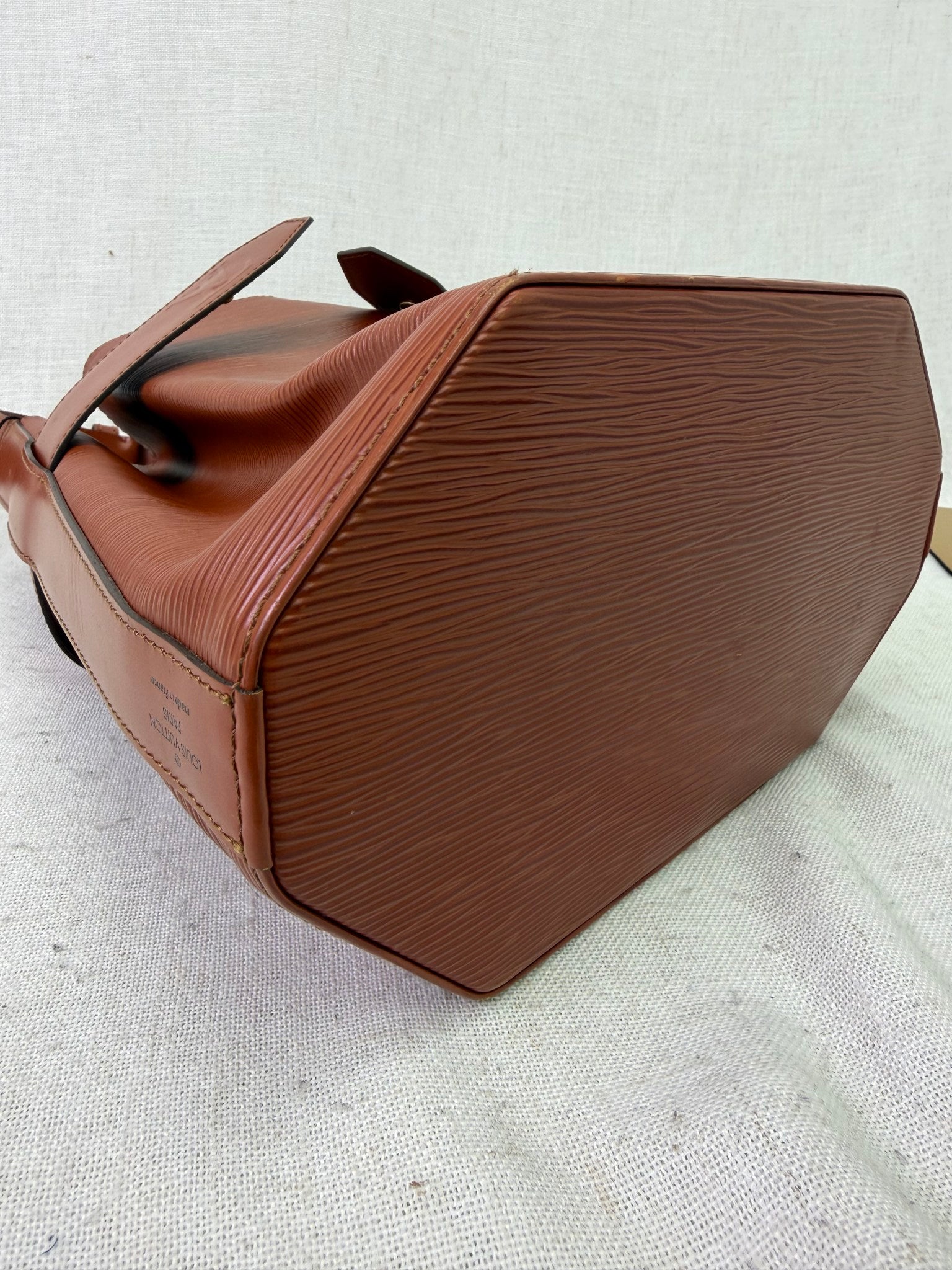 Louis Vuitton Brown Epi Leather Sac d'Epaule GM Bag