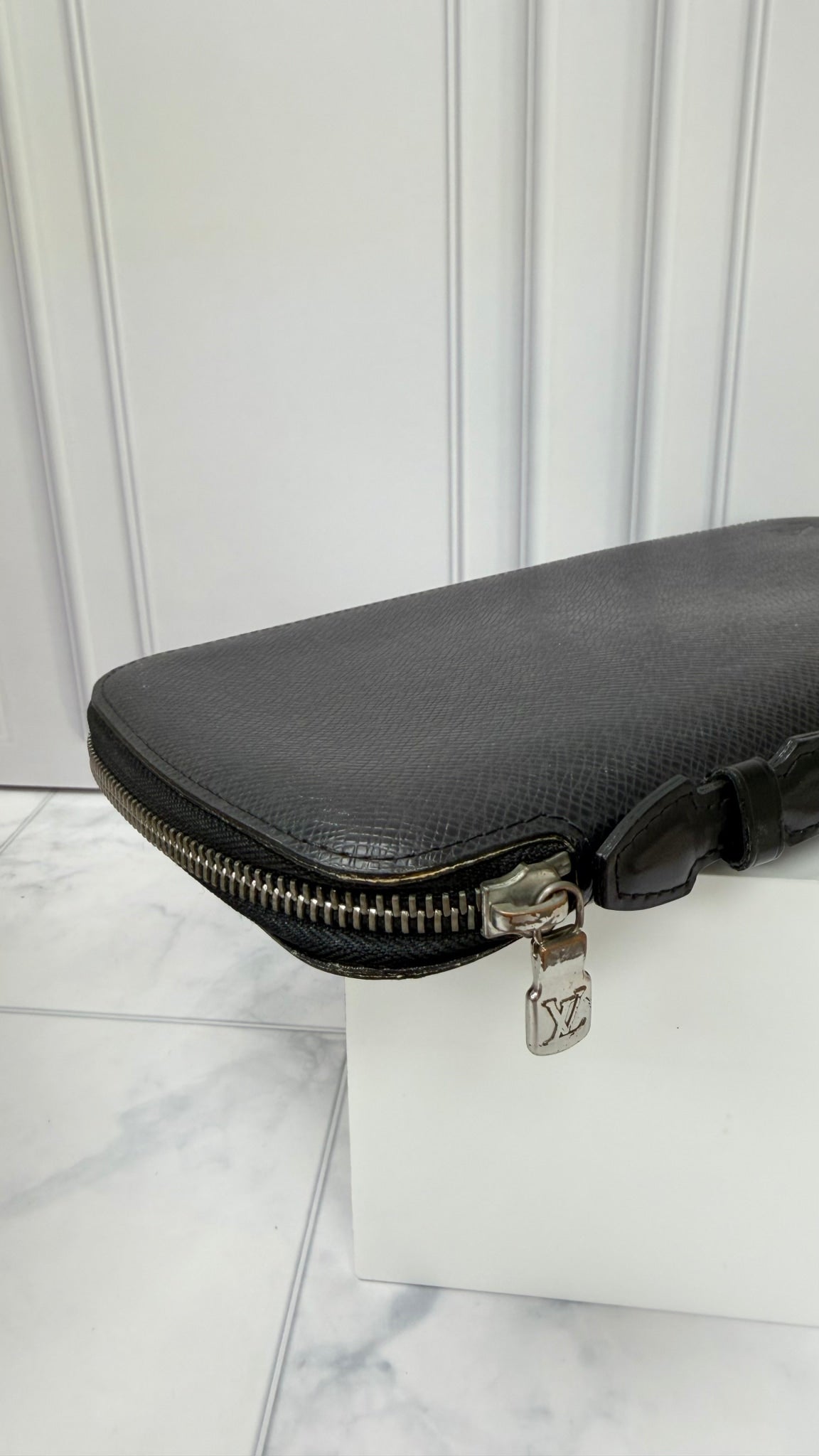Louis Vuitton Black Taiga Leather Atoll Travel Organizer