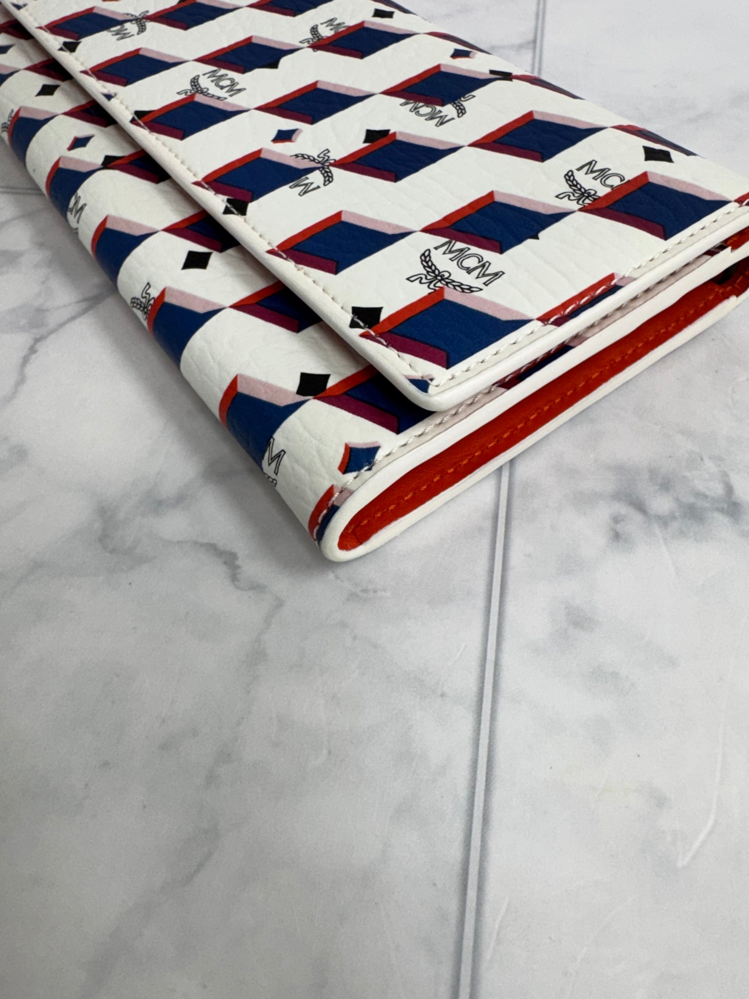 MCM White Visetos Leather Multicolor Diamond Long Wallet