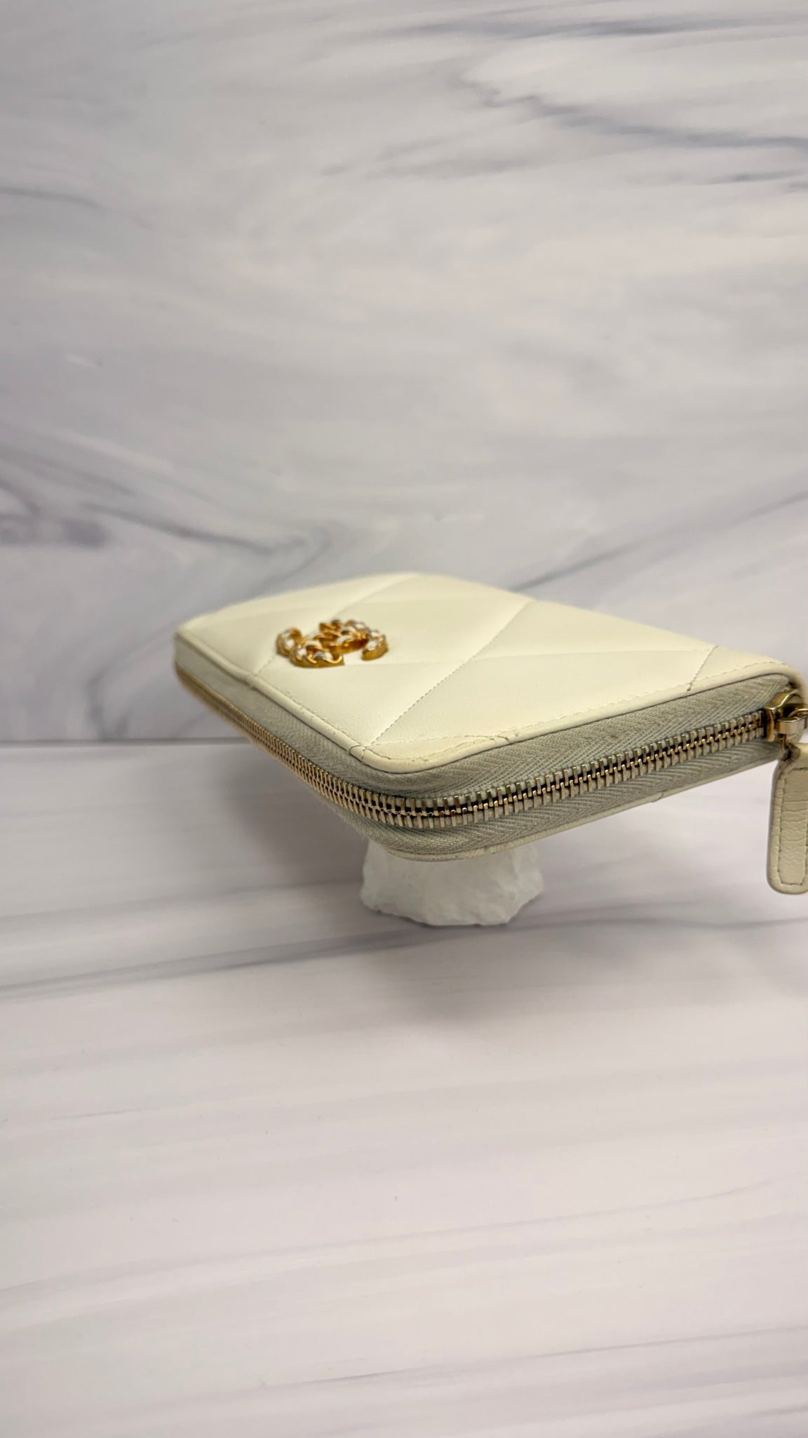 Chanel Cream Calfskin Leather Zippy Wallet 