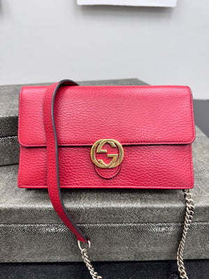 Gucci Red Grained Leather Interlocking G Wallet On A Chain