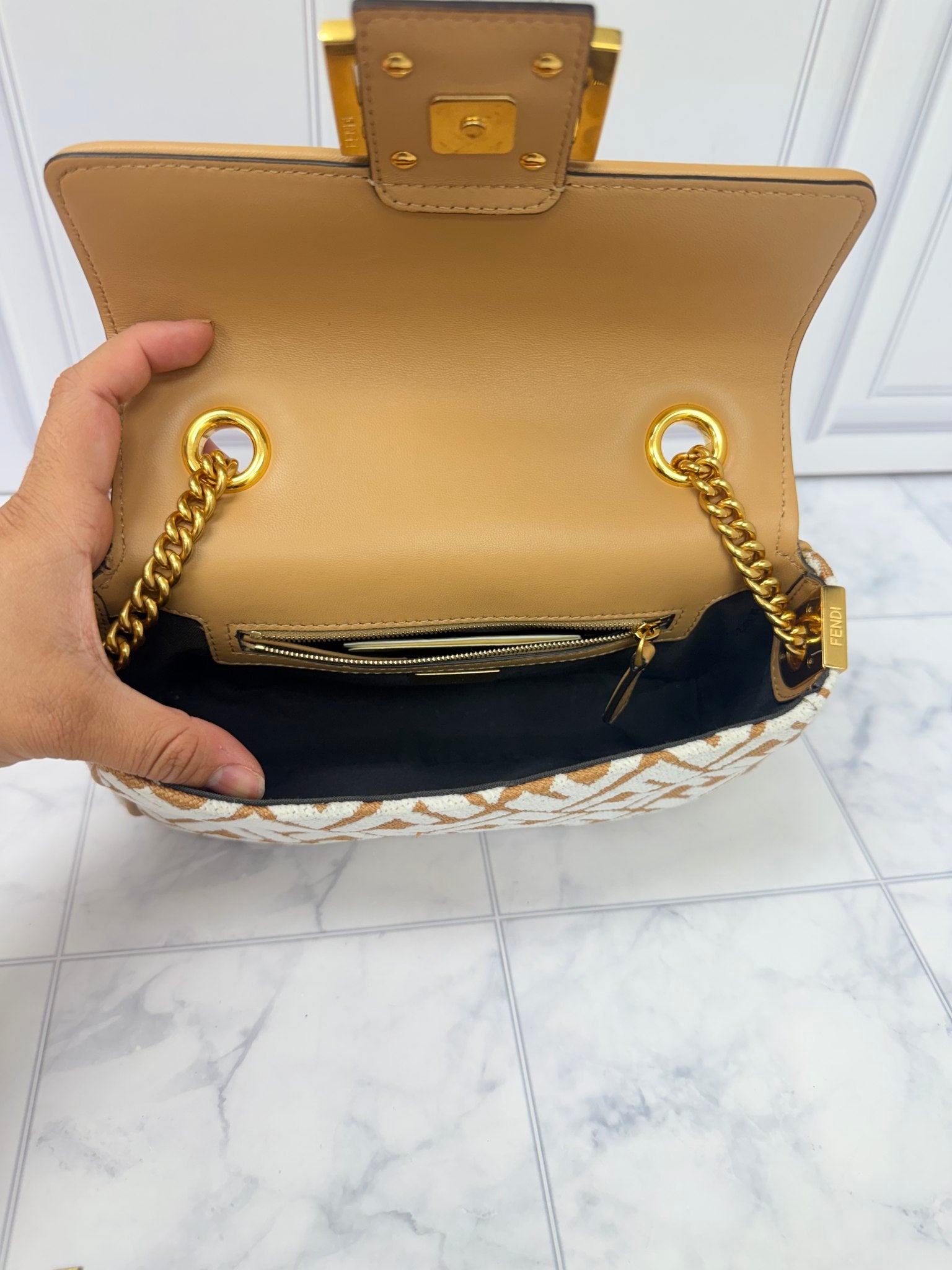Fendi White And Tan Raffia And Leather Baguette Chain Midi Shoulder Bag 