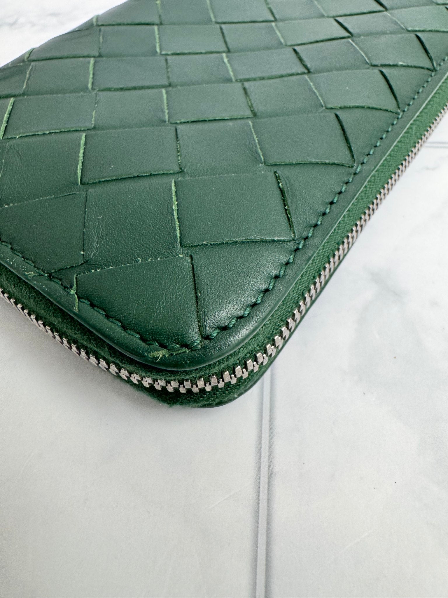 Bottega Veneta Green Intrecciato Leather Zippy Wallet