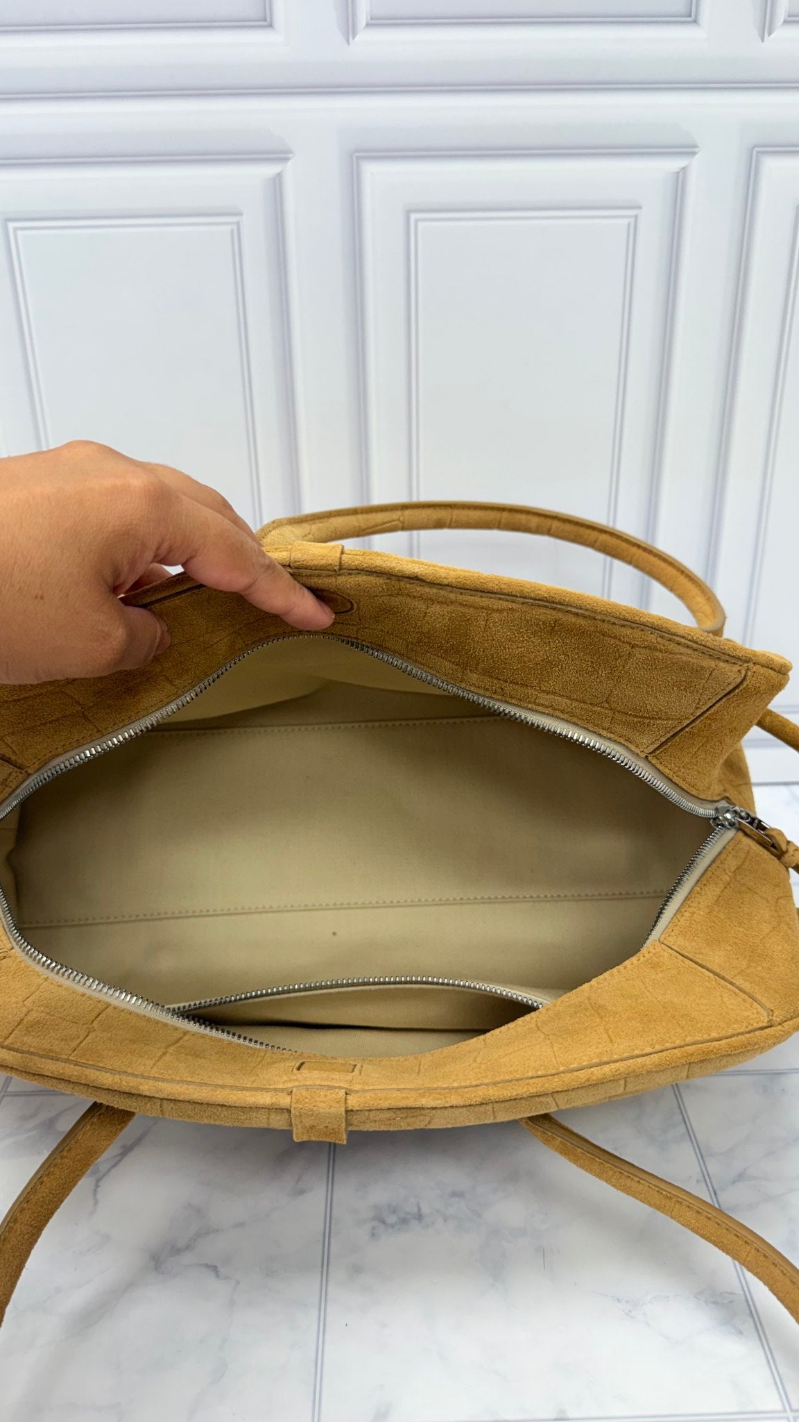 BRAND NEW - Jacquemus Camel Suede Leather Le Turismo Shoulder Bag