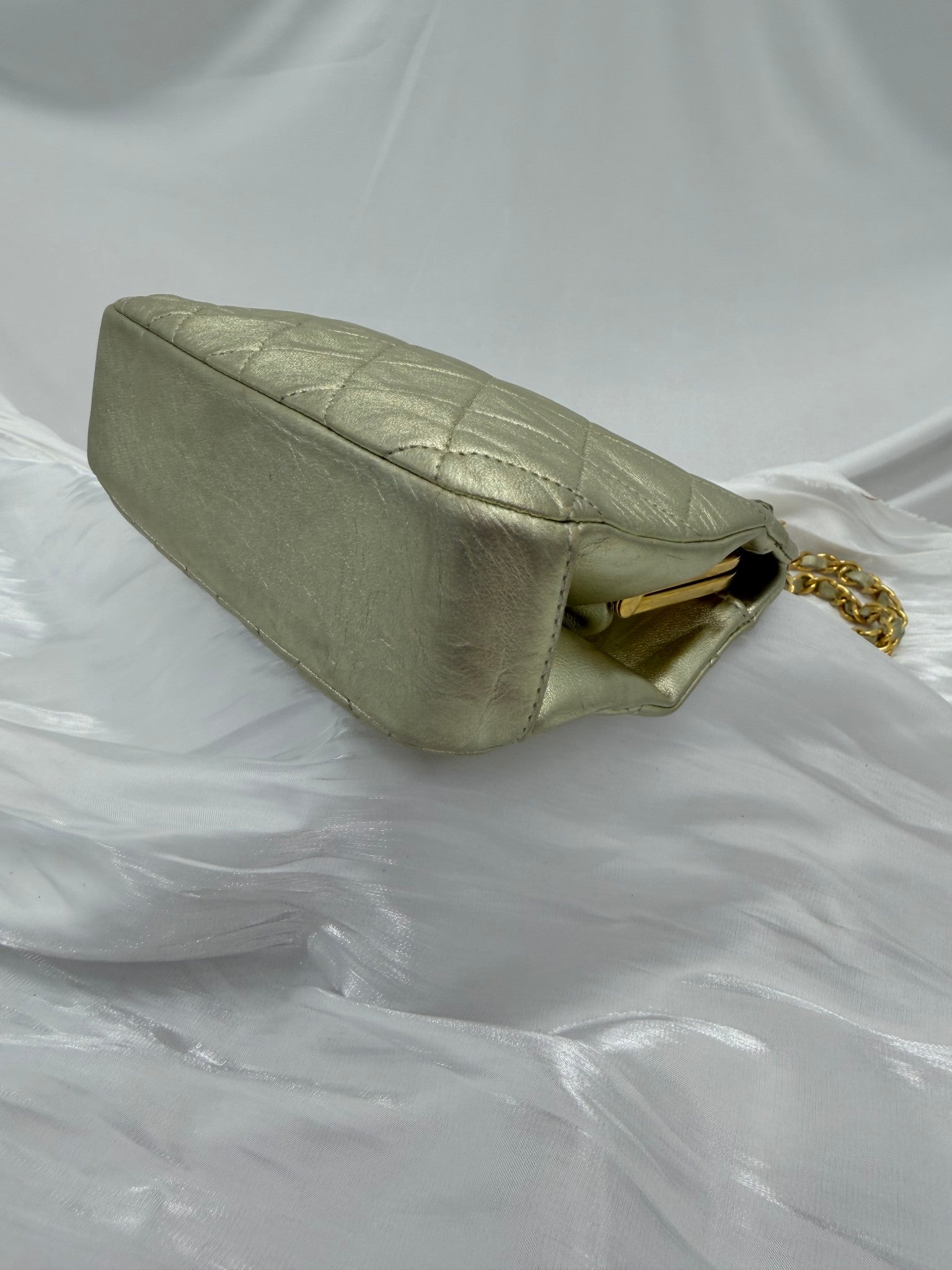 Chanel Vintage Gold Quilted Leather Kiss Lock Shoulder Bag